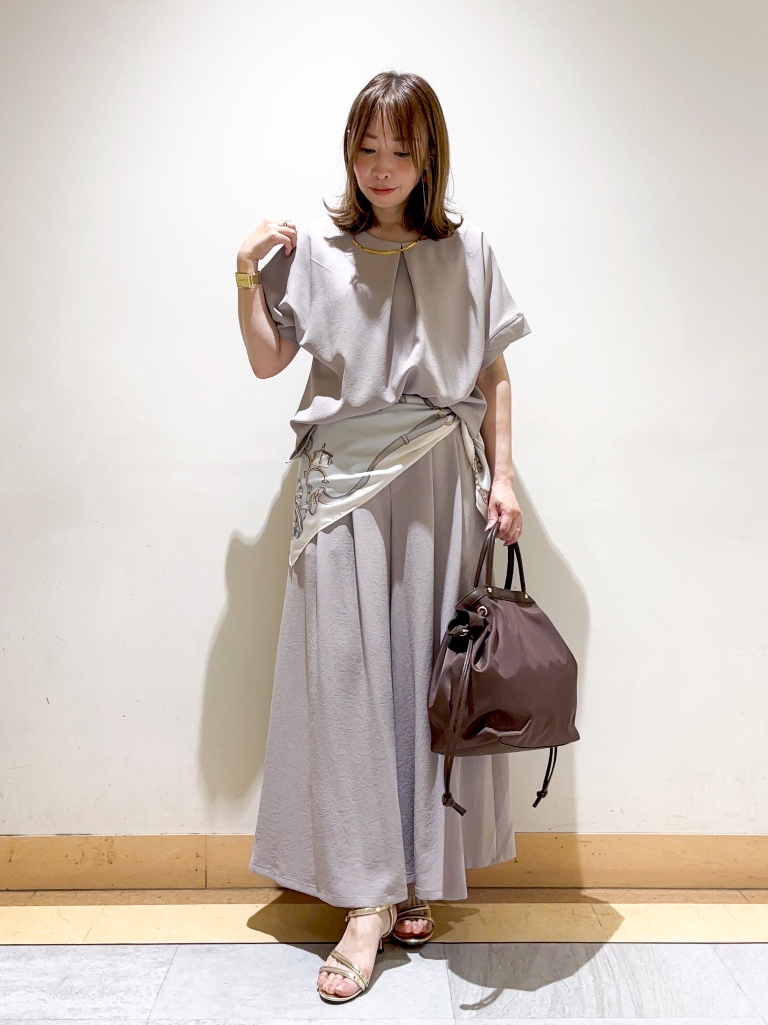 sattoさんの「UNTITLED｜【セットアップ可/UVカット/前後2WAY】リラクシーフレンチスリーブブラウス」を使ったコーディネート
