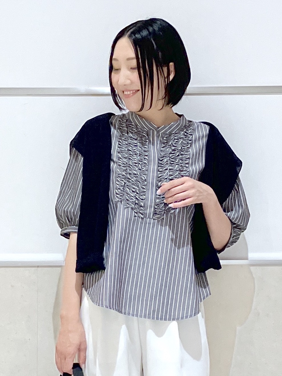 eriko さんの「Dessin｜【着映え/洗える】フロントフリル五分袖ブラウス」を使ったコーディネート