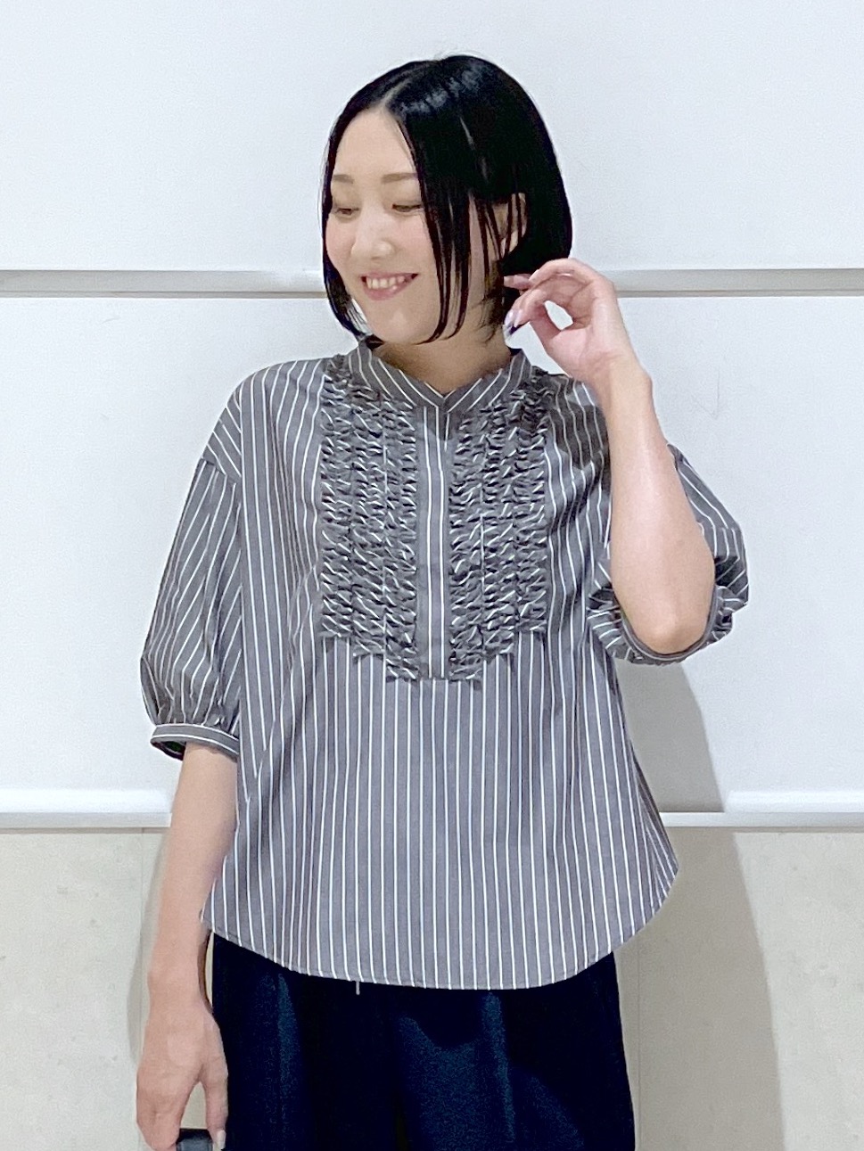 eriko さんの「Dessin｜【着映え/洗える】フロントフリル五分袖ブラウス」を使ったコーディネート