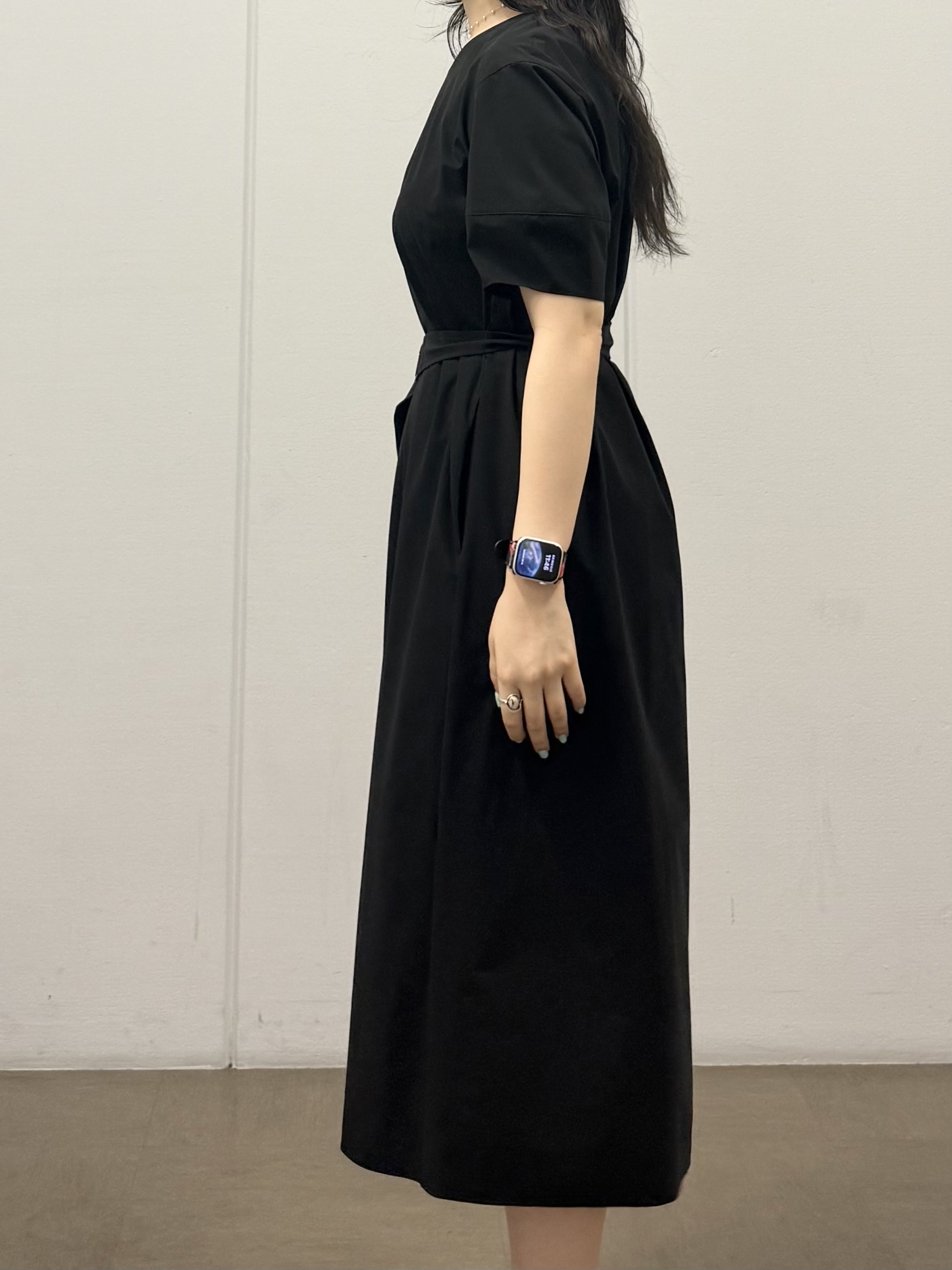 mizukiさんの「INDIVI｜【接触冷感／洗える／2WAY】ドロスト付 シアーシャンブレーシャツ」を使ったコーディネート