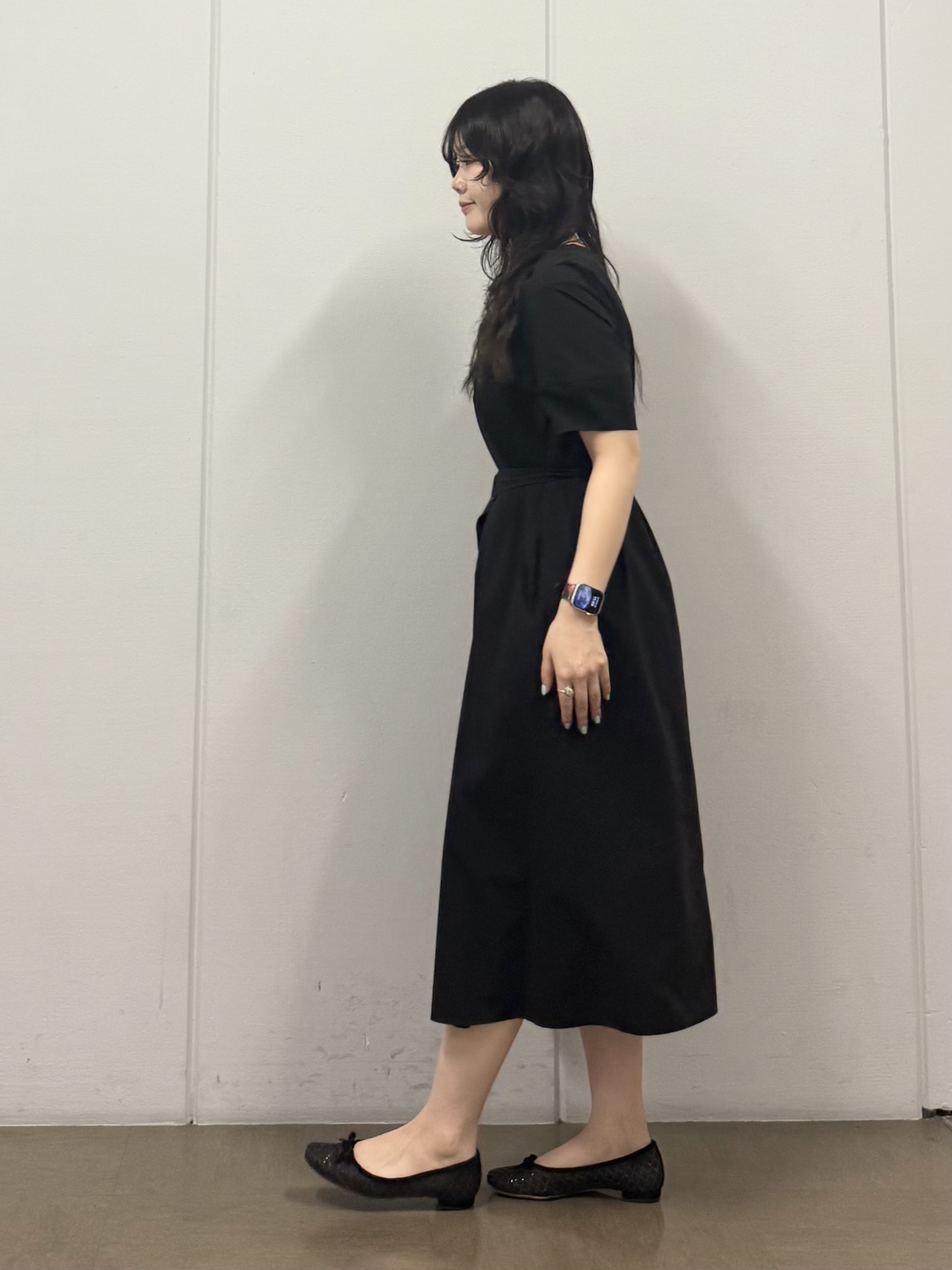 mizukiさんの「INDIVI｜【接触冷感／洗える／2WAY】ドロスト付 シアーシャンブレーシャツ」を使ったコーディネート