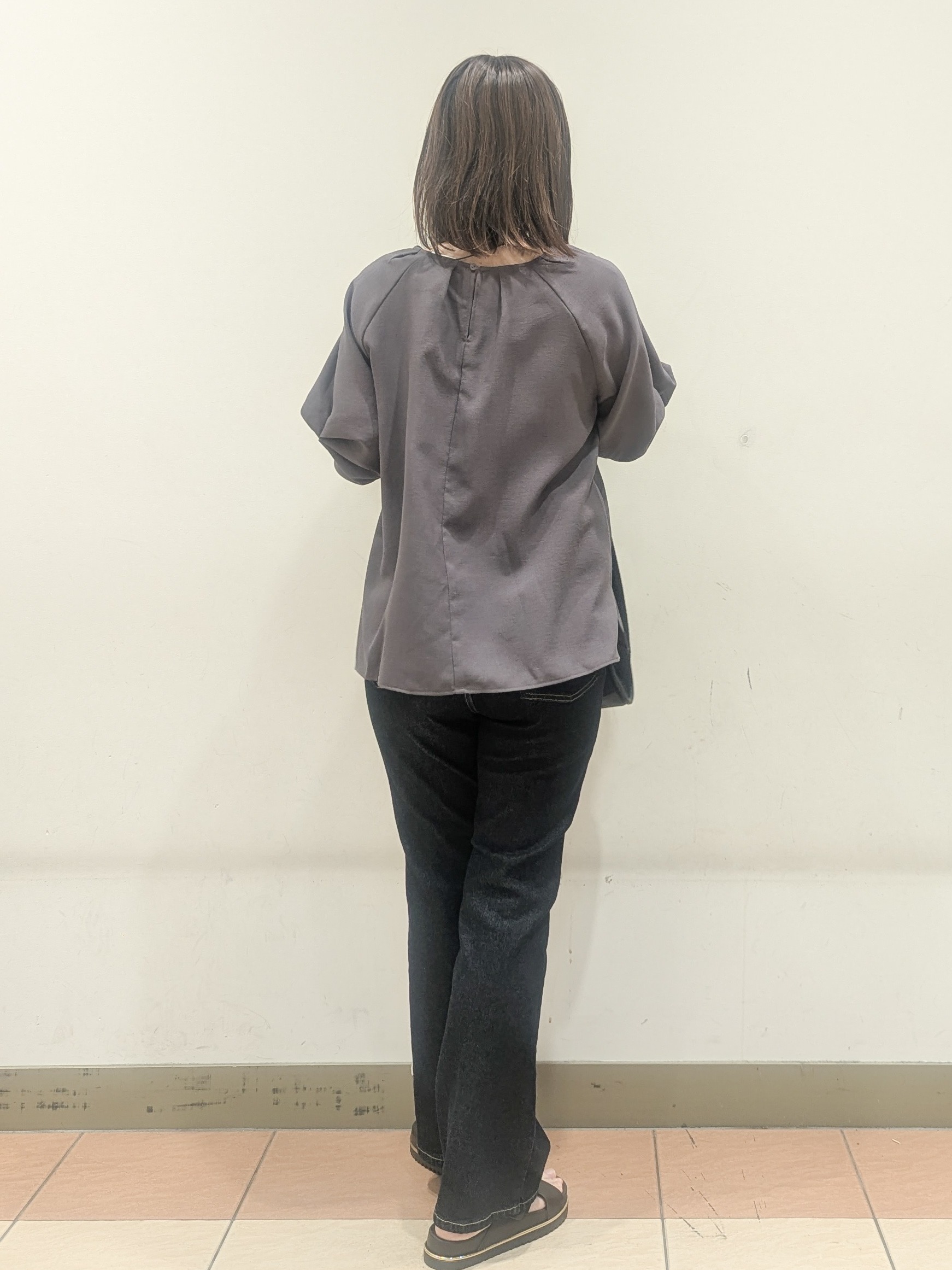 Miさんの「OPAQUE.CLIP｜【接触冷感／吸水速乾】リネンライク タックスリーブブラウス《セットアップ対応／洗濯機OK》」を使ったコーディネート