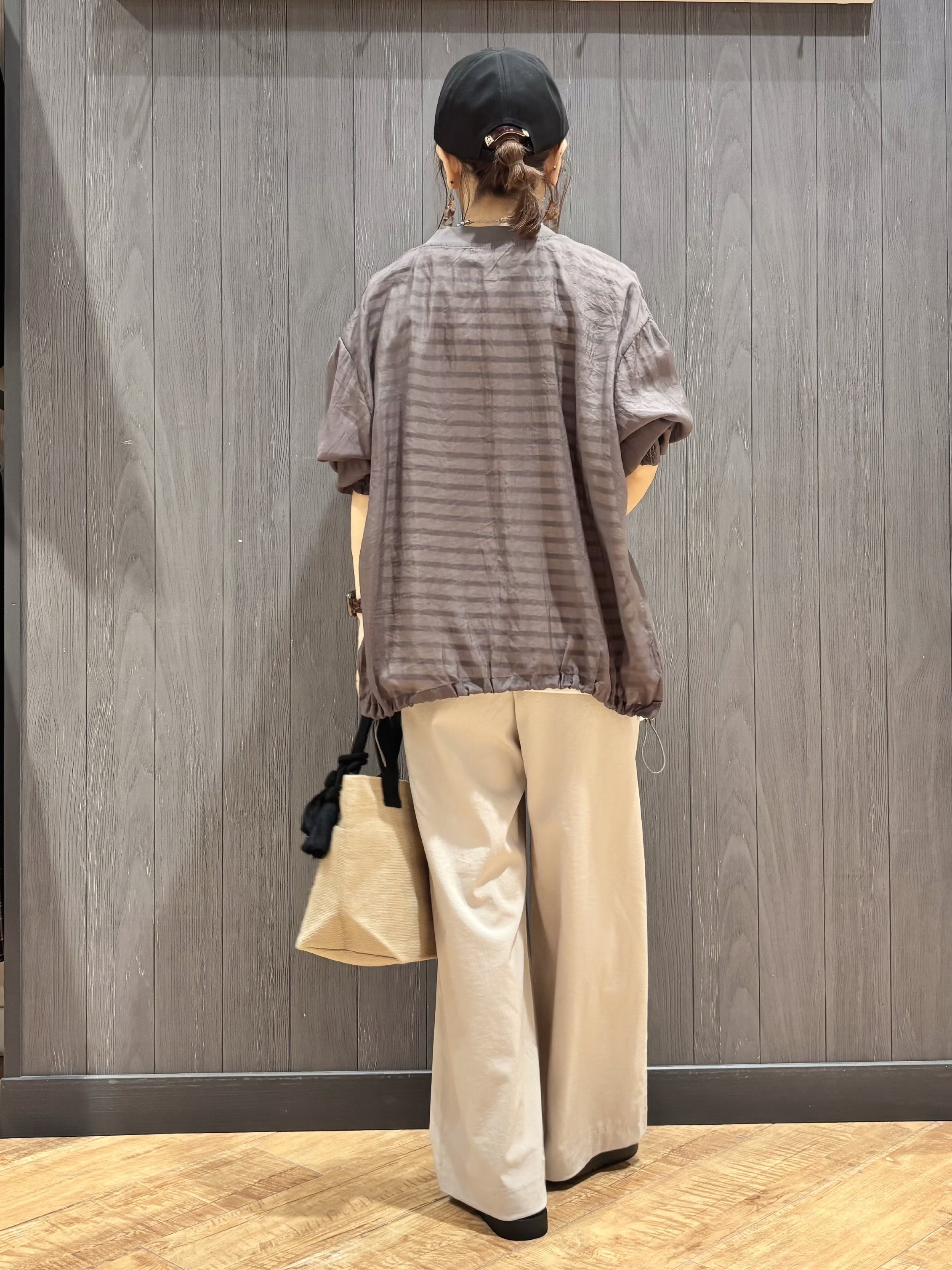 meiさんの「SHOO･LA･RUE｜【S-LL/洗濯機可】夏に使える 程よい透け感のシアーブルゾン」を使ったコーディネート