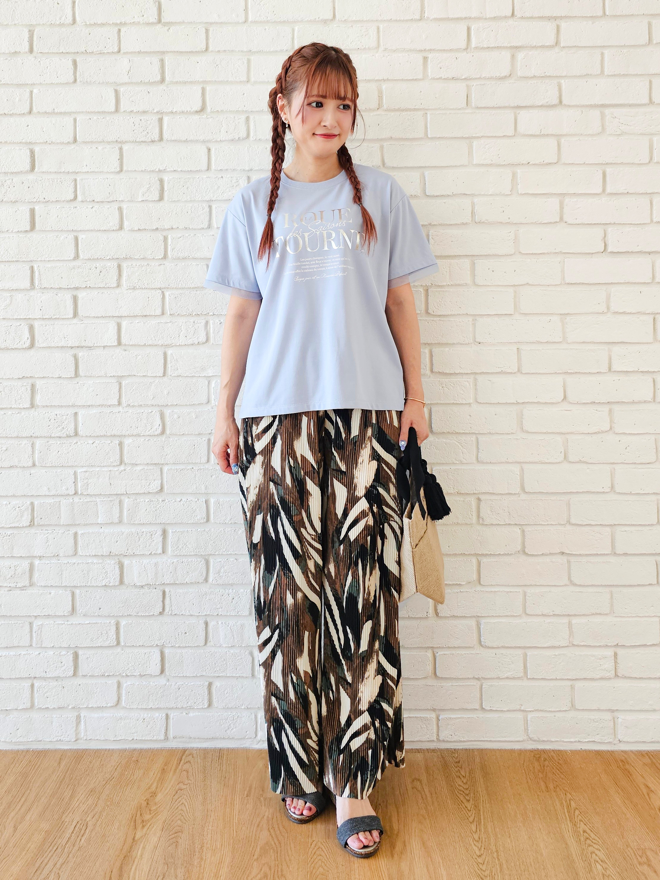 ゆゆさんの「SHOO･LA･RUE｜【ひんやり/S-LL/洗濯機可】色・柄選べる お袖チュールレイヤード プリントアソートTシャツ」を使ったコーディネート