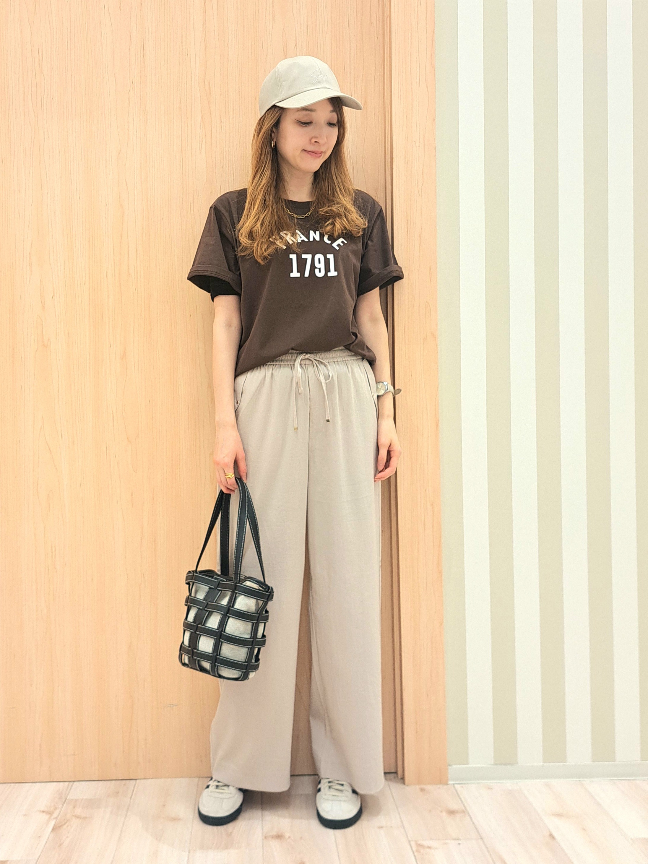 kanaさんの「SHOO･LA･RUE｜【洗濯機可/S-LL】夏に快適サラサラ感 大人のプリントTシャツ」を使ったコーディネート