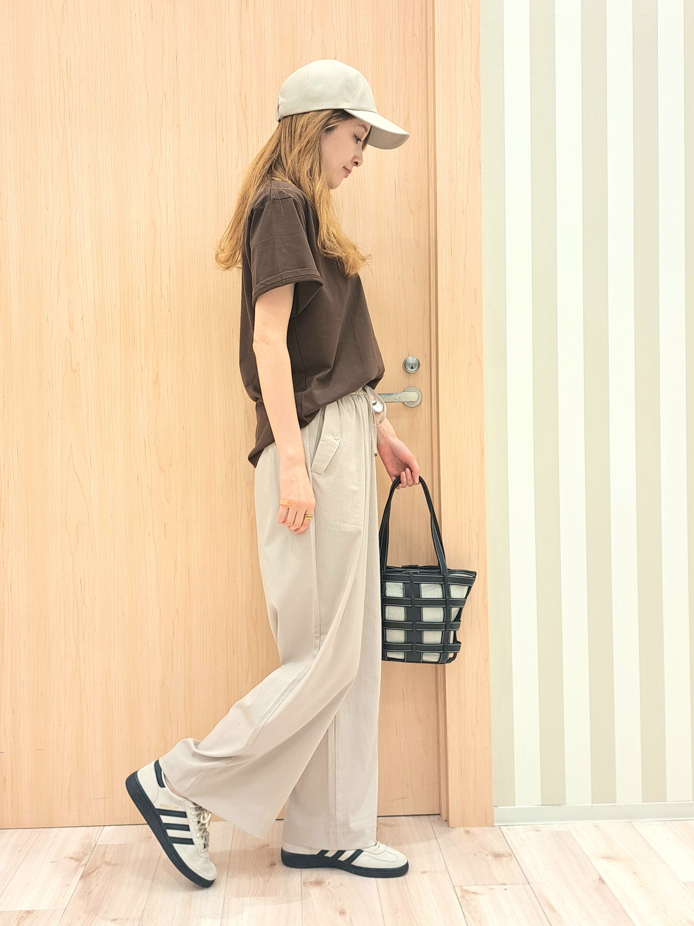 kanaさんの「SHOO･LA･RUE｜【洗濯機可/S-LL】夏に快適サラサラ感 大人のプリントTシャツ」を使ったコーディネート