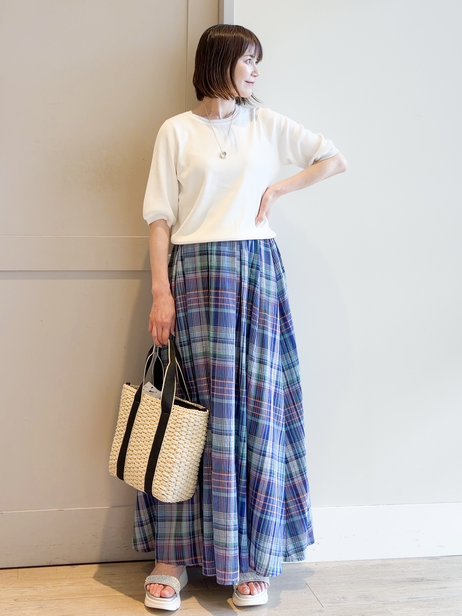 yamakoさんの「grove｜【シリーズ累計36万枚/UVカット・ひんやり・洗濯機OK】やわらかドライタッチ 五分袖クルーネックニ」を使ったコーディネート