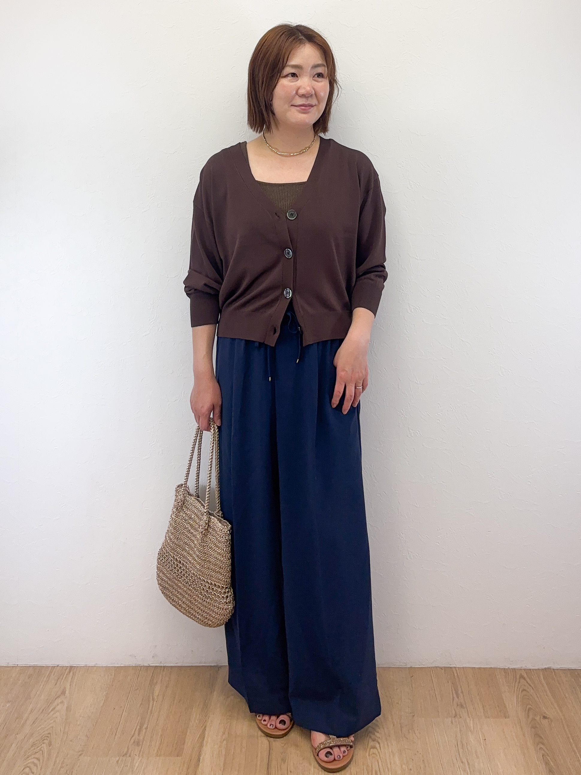 Takeさんの「OPAQUE.CLIP｜【UV／接触冷感】Vネックリラクシーニットカーディガン《洗濯機OK／抗ピル》」を使ったコーディネート