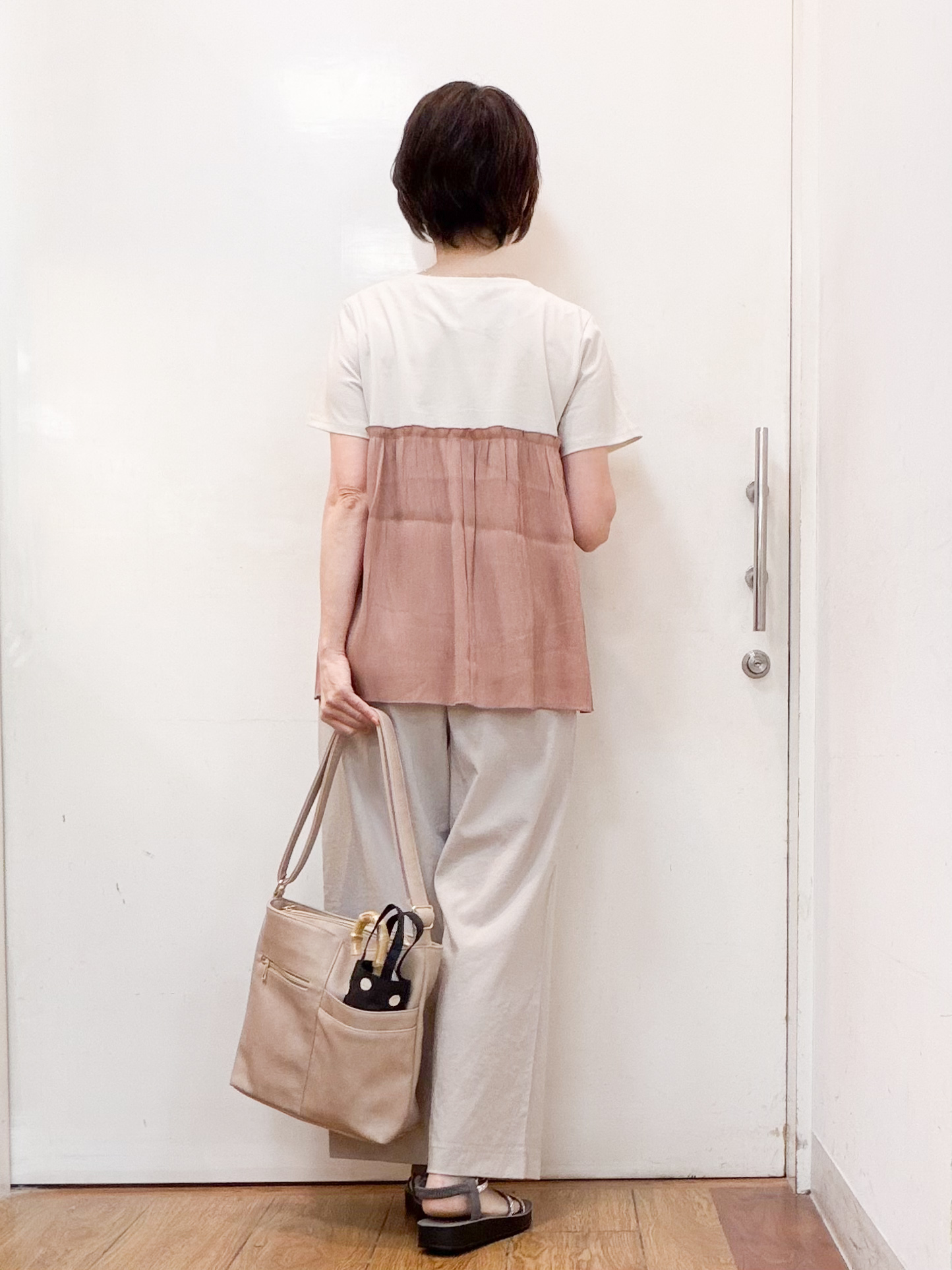 みぃさんの「SHOO･LA･RUE｜【体型カバー】1枚でインせず決まる きらきらビスチェ風Tシャツ」を使ったコーディネート