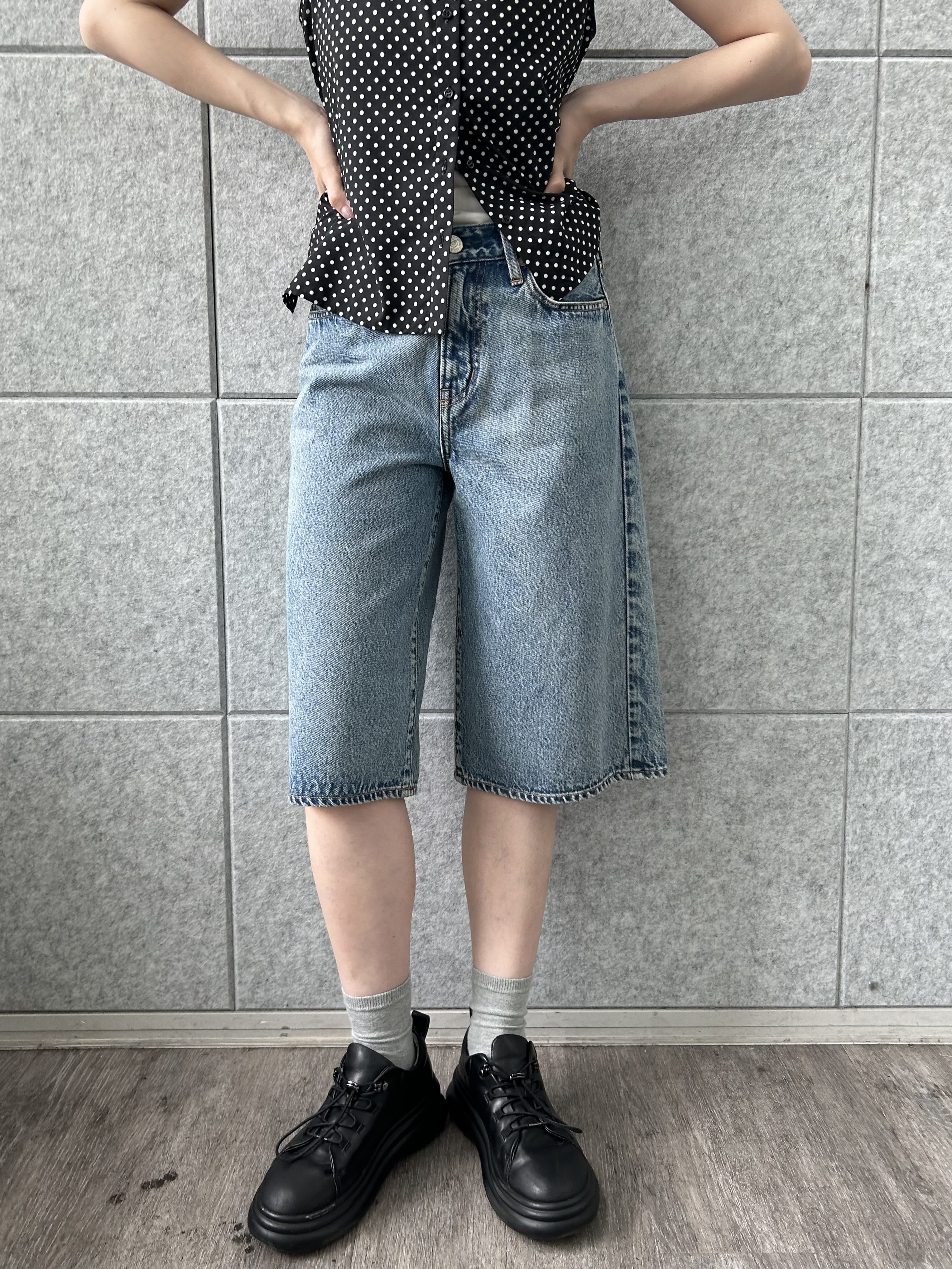 honoka Aさんの「CODE A｜dots open shoulder shirts」を使ったコーディネート