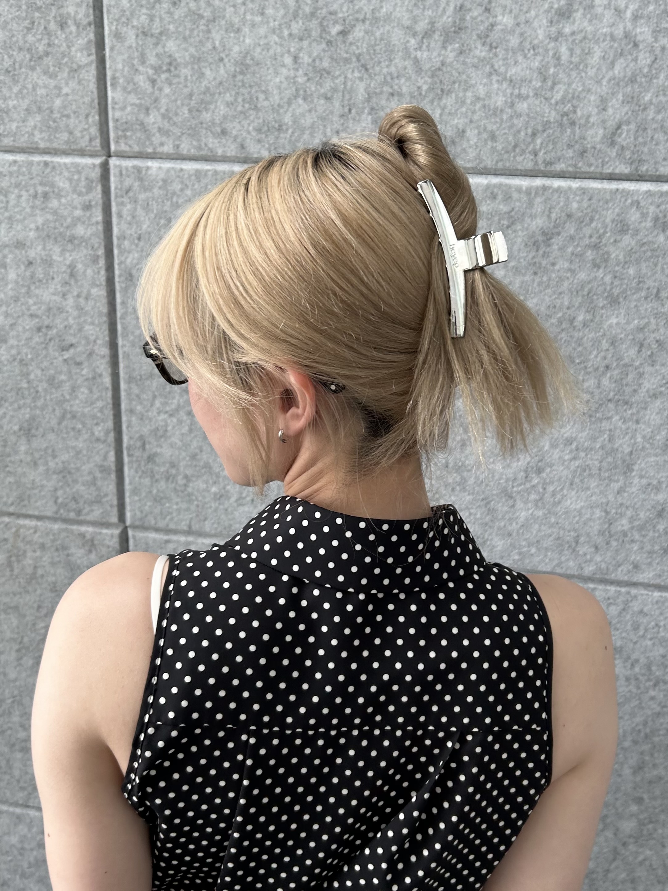 honoka Aさんの「CODE A｜dots open shoulder shirts」を使ったコーディネート