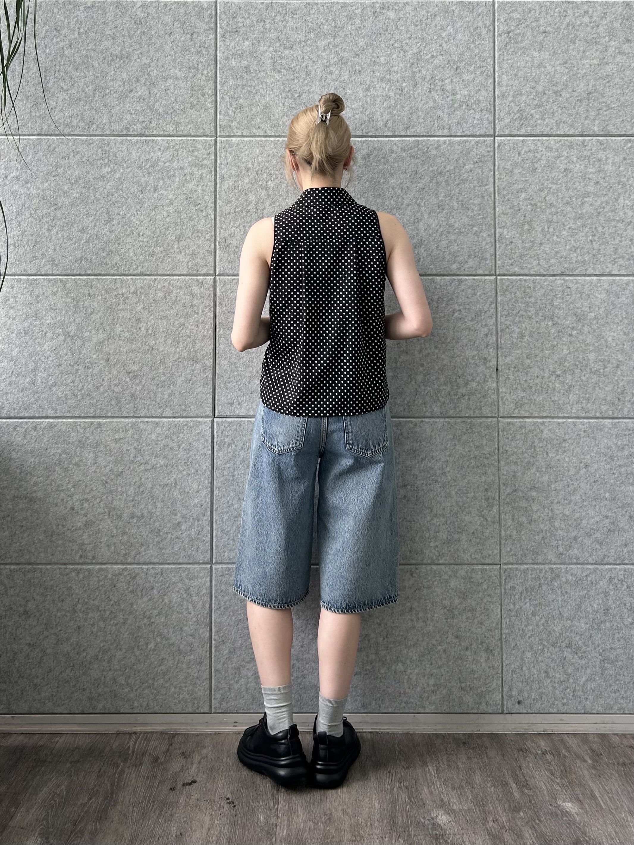 honoka Aさんの「CODE A｜dots open shoulder shirts」を使ったコーディネート