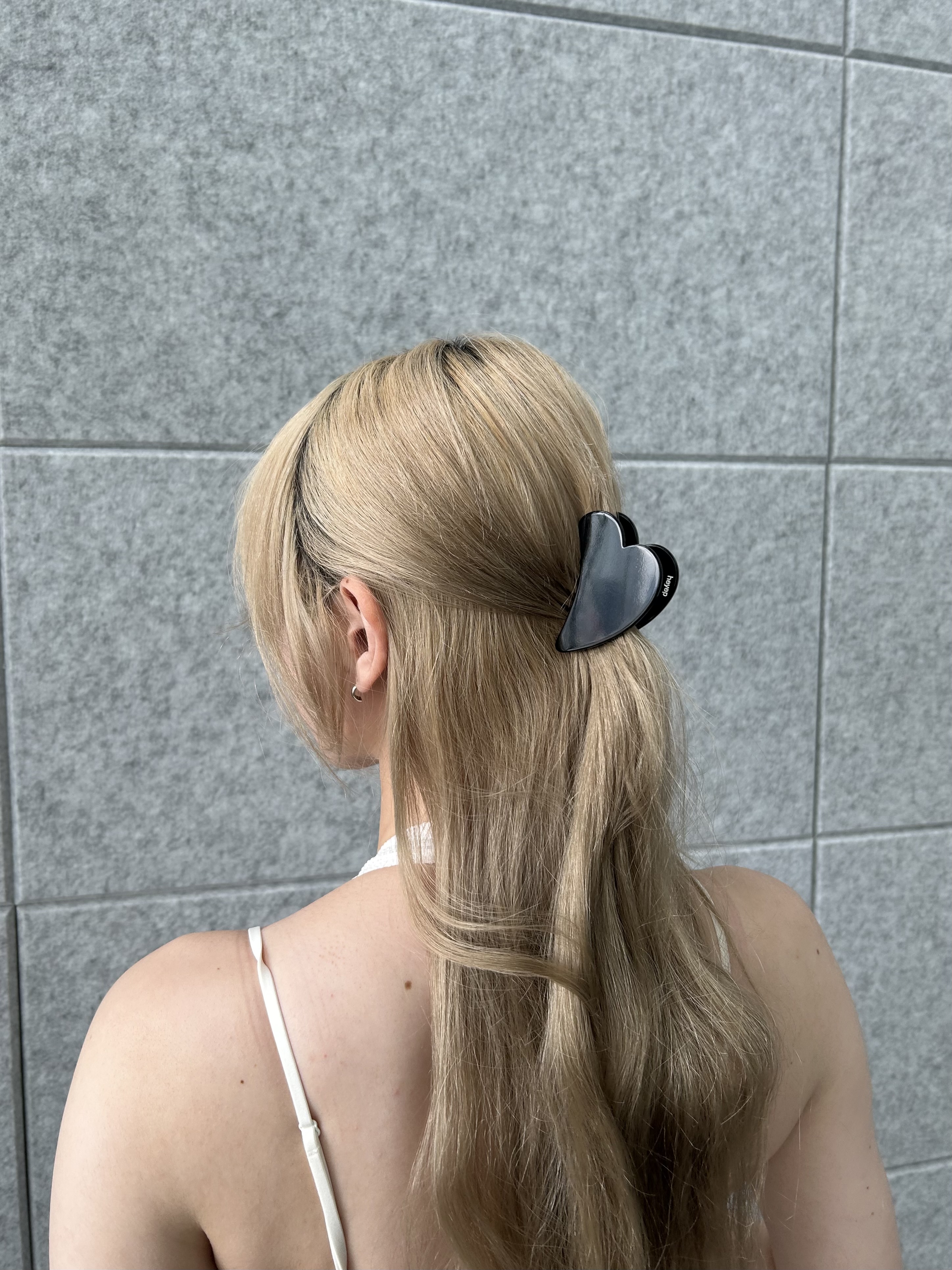 honoka Aさんの「CODE A｜halter neck bustier」を使ったコーディネート