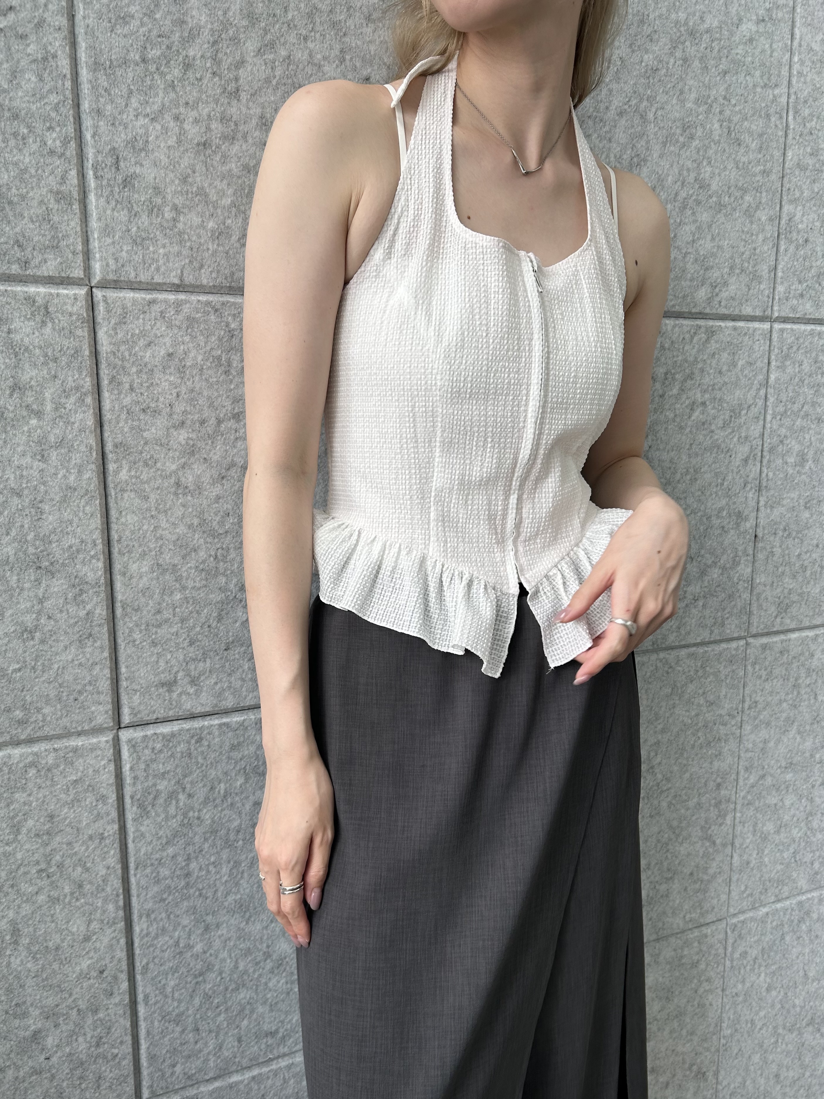 honoka Aさんの「CODE A｜halter neck bustier」を使ったコーディネート
