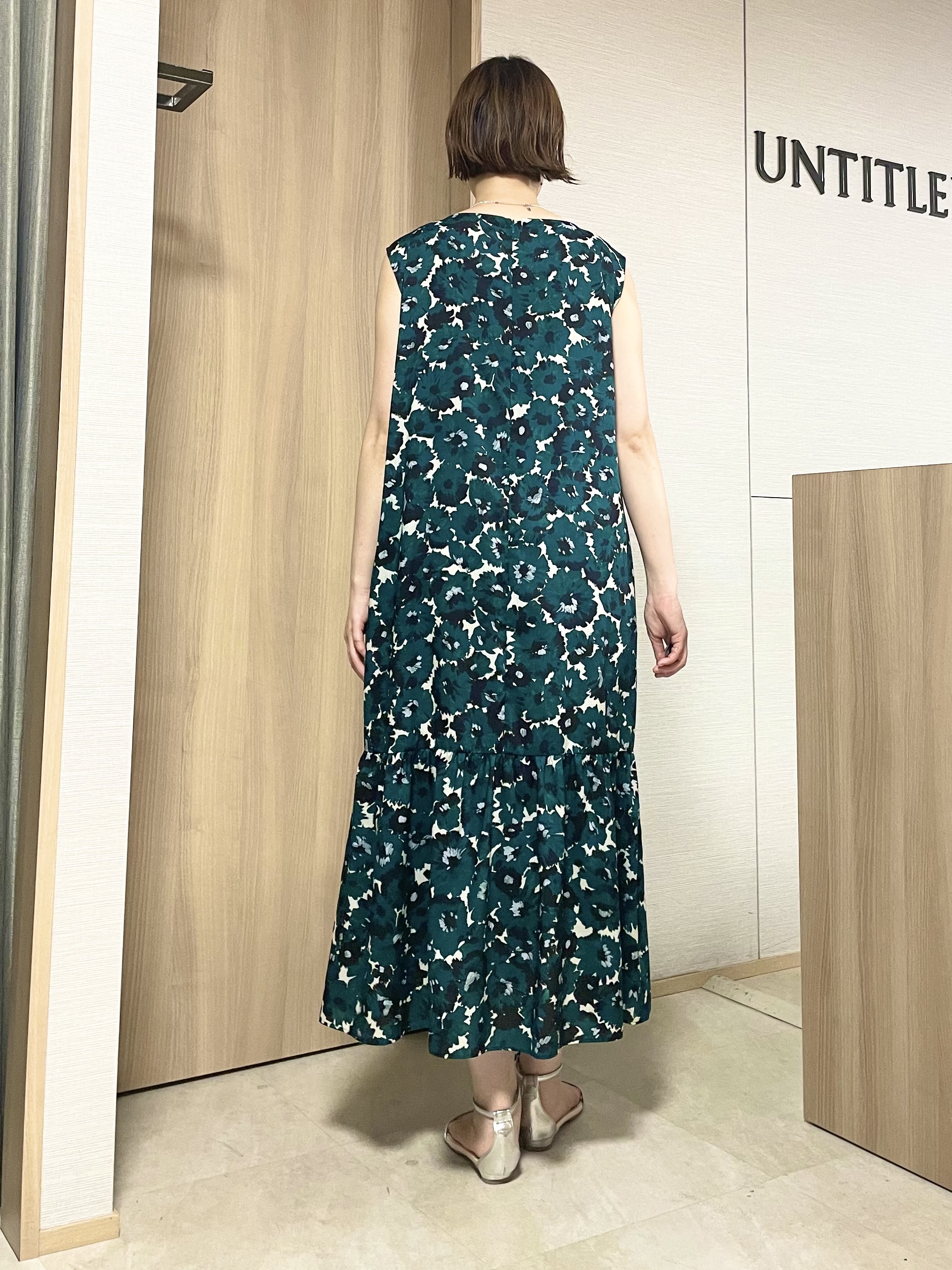 aliceさんの「UNTITLED｜【花柄/着映え】フラワープリントワンピース」を使ったコーディネート
