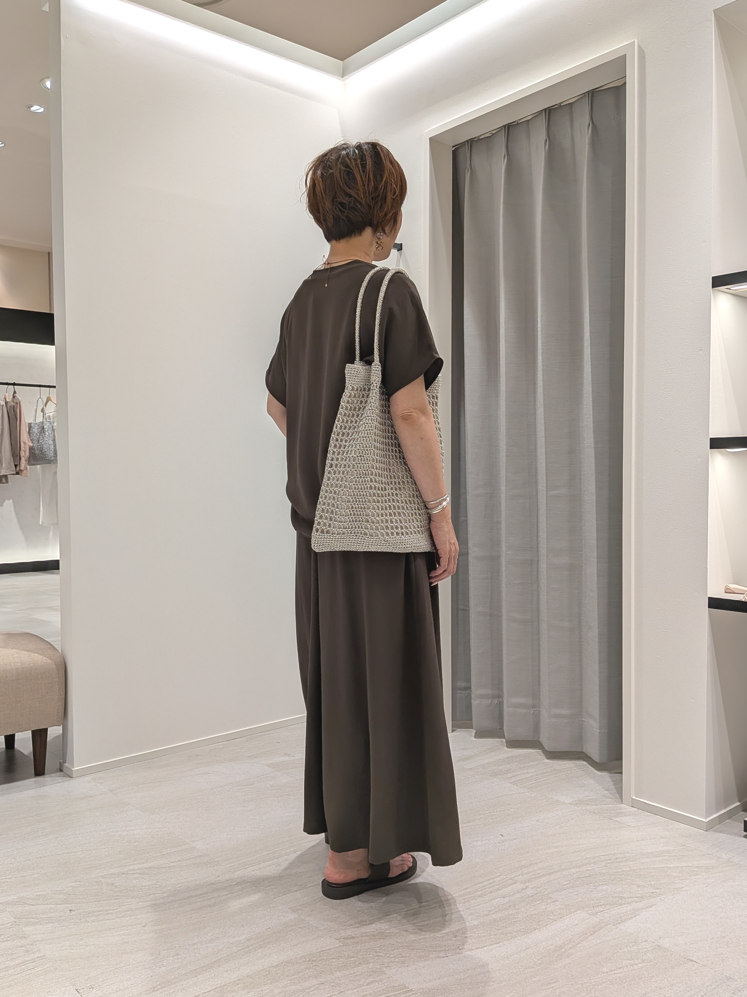 Hiromiさんの「UNTITLED｜【UV/接触冷感/セットアップ可】リラクシーキーVネックブラウス」を使ったコーディネート