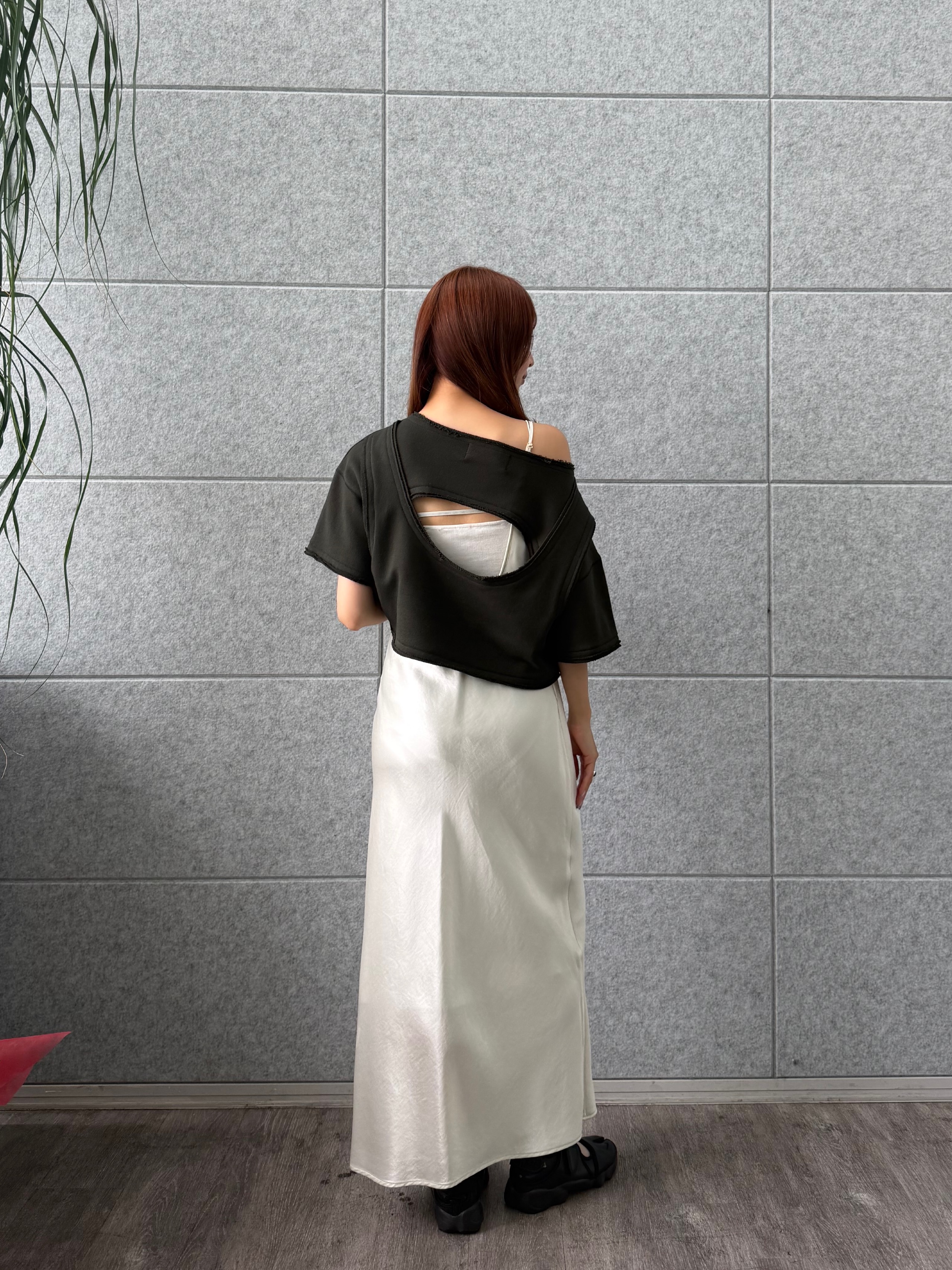 kanamiさんの「CODE A｜back open half－sleeve sweat」を使ったコーディネート