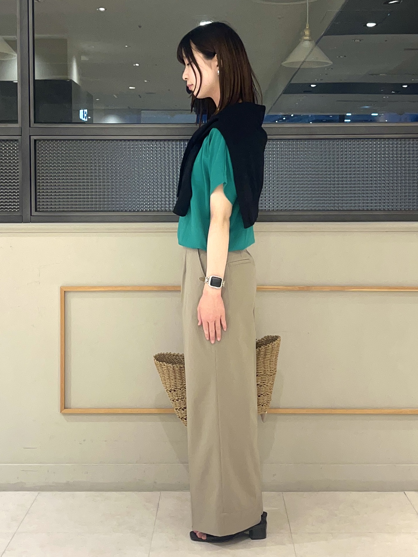 kumiさんの「INDIVI｜【洗える／コットン】ドライタッチさらりニットT」を使ったコーディネート