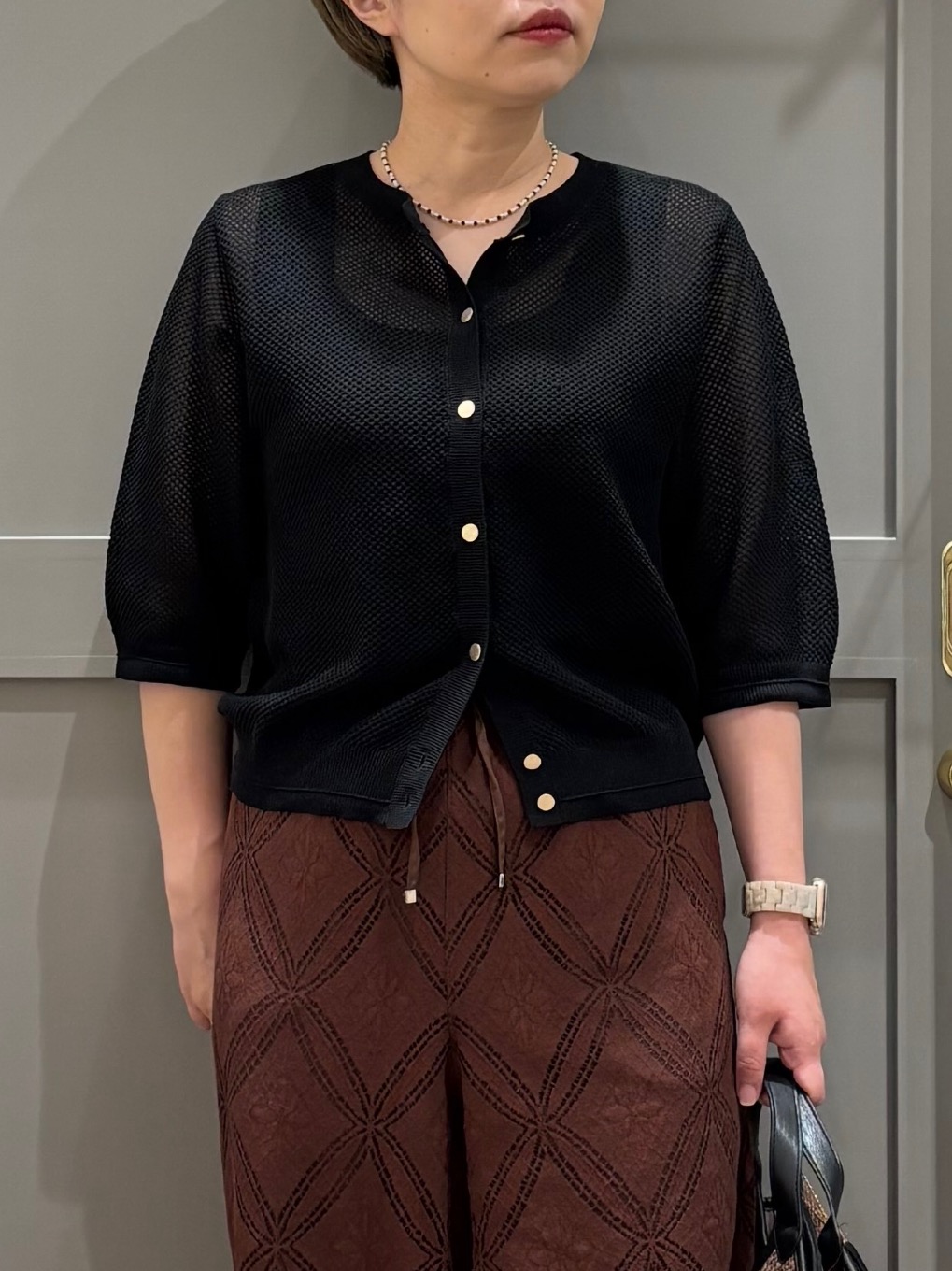 こばさんの「grove｜【洗える】透けない、大人のメッシュカーディガン」を使ったコーディネート
