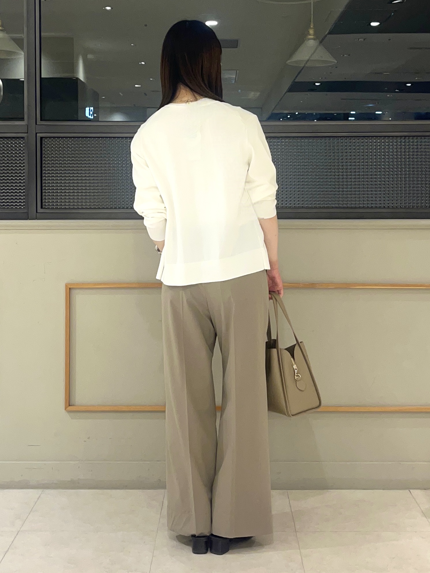 kumiさんの「INDIVI｜【UVケア/接触冷感／アンサンブル】丸首カーディガン＆袖スリット5分袖ニット」を使ったコーディネート