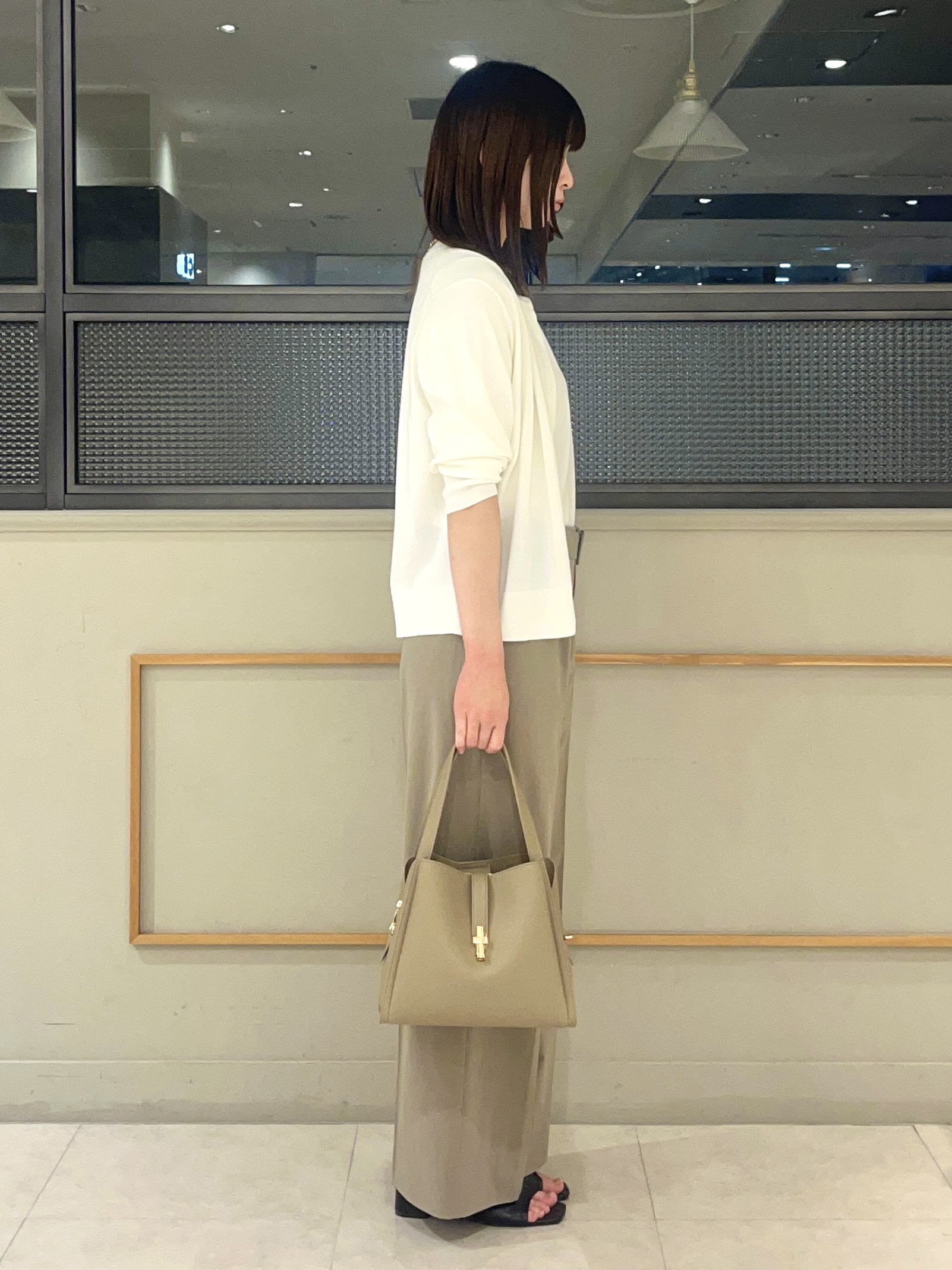 kumiさんの「INDIVI｜【UVケア/接触冷感／アンサンブル】丸首カーディガン＆袖スリット5分袖ニット」を使ったコーディネート