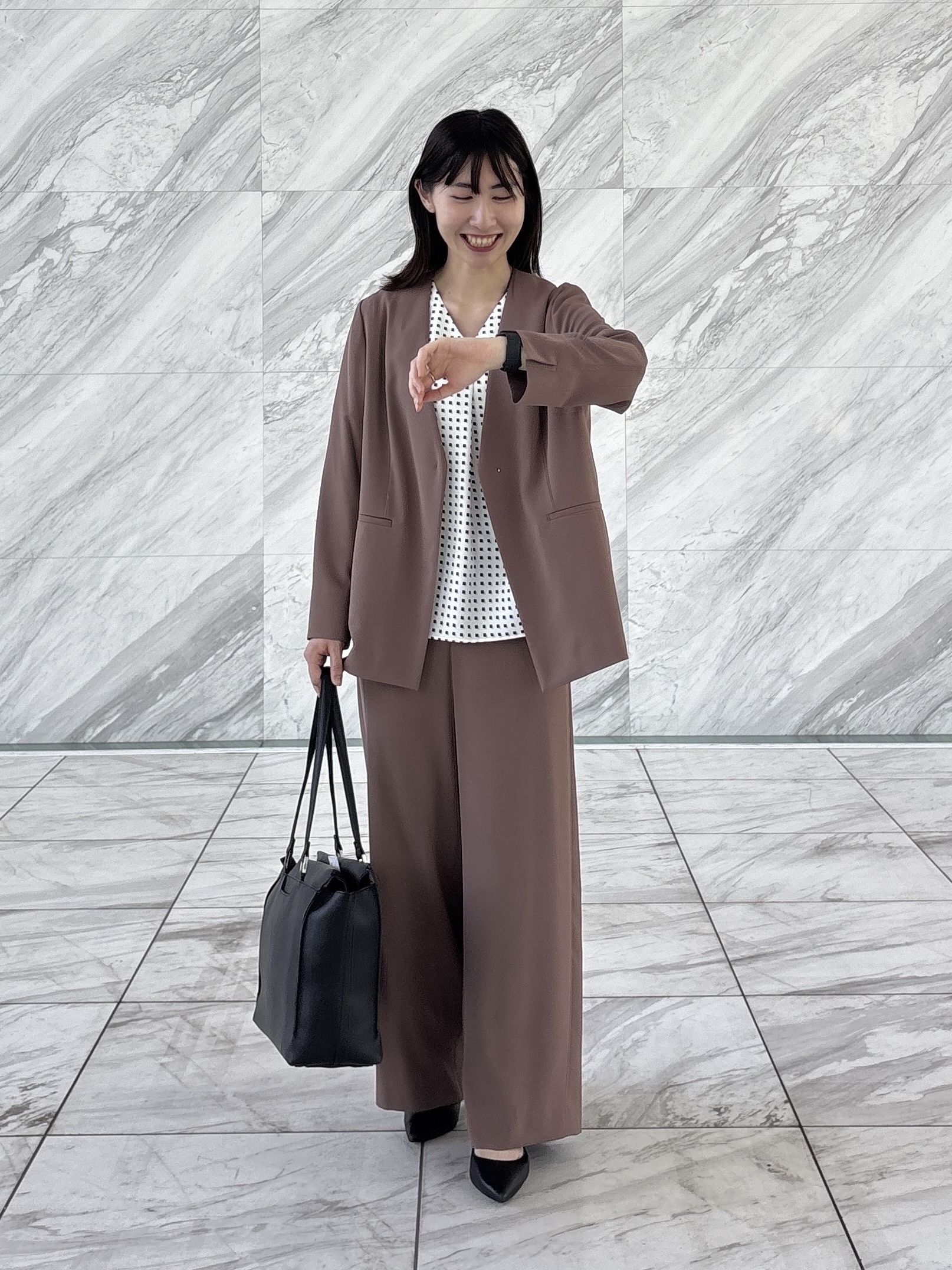 Yoshimiさんの「INDIVI｜【接触冷感／透湿／着る日傘】ノーカラージャケット」を使ったコーディネート