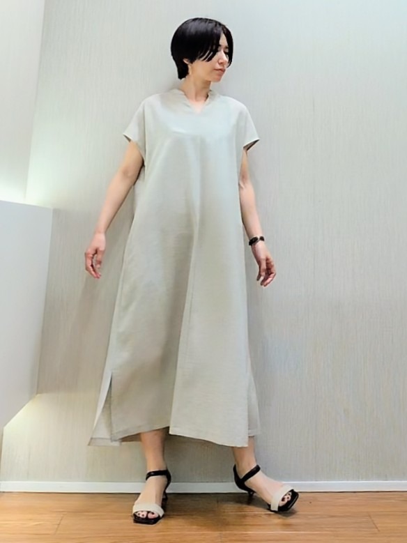 ミズタさんの「UNTITLED｜【洗える/清涼感】ドライタッチスリーブレスカーディガン」を使ったコーディネート