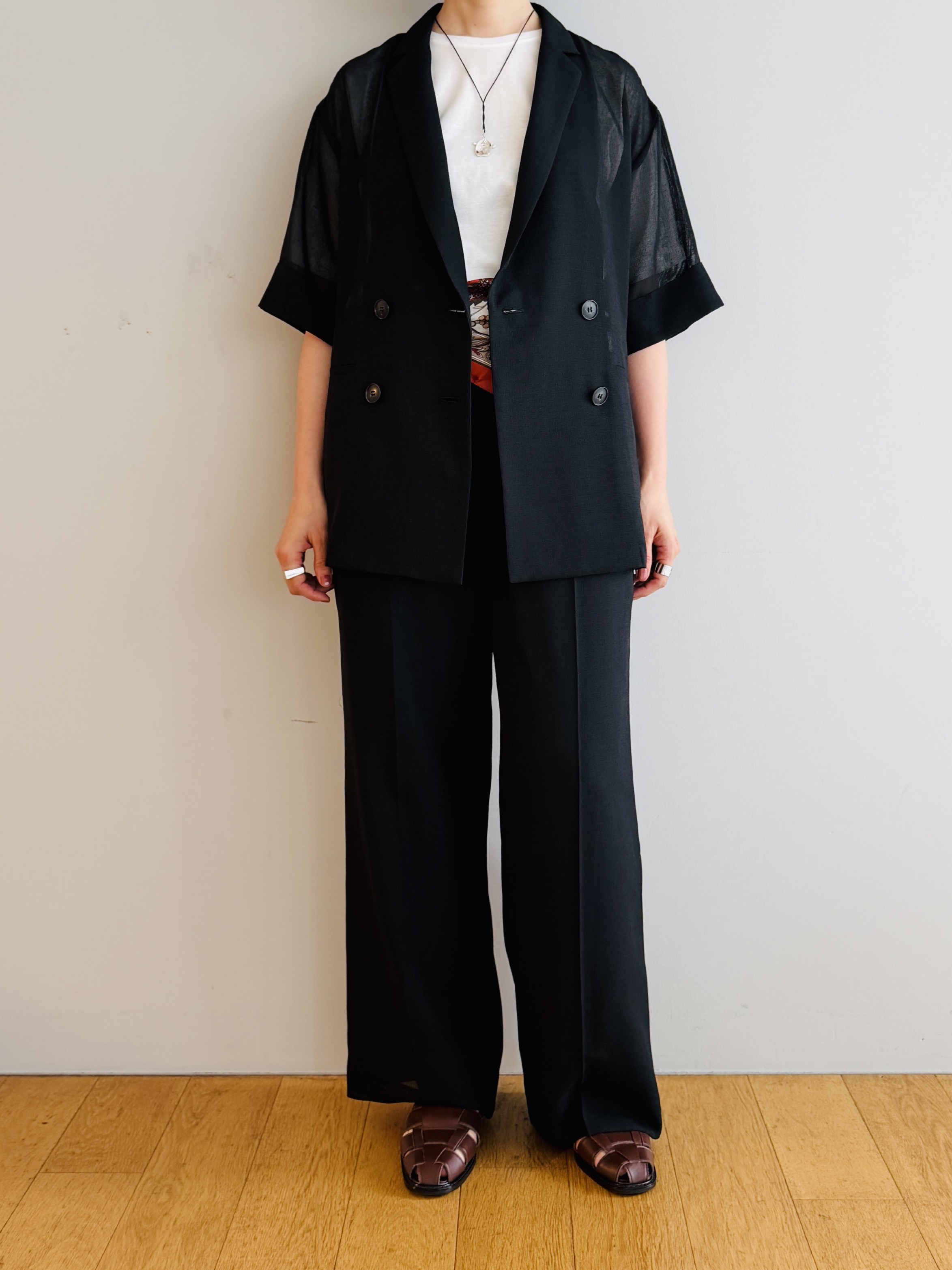 murayamaさんの「INDIVI｜【洗える／メッシュ素材／SETUP可能】半袖シアージャケット」を使ったコーディネート