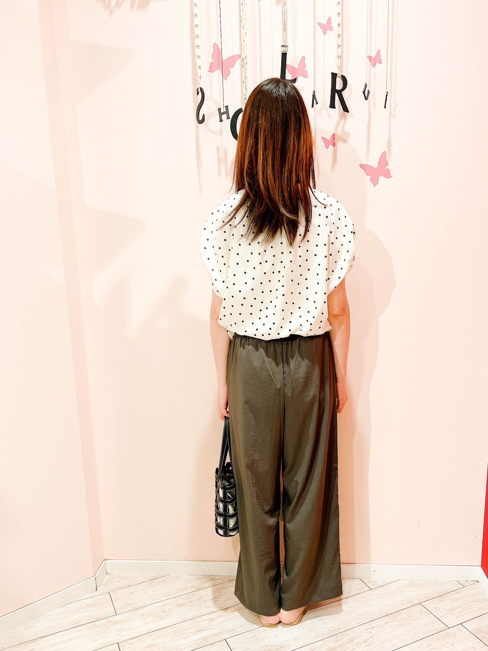 Muuさんの「SHOO･LA･RUE｜【洗濯機可／洗濯後しわになりにくい】大人の甘さをプラスする ドット柄袖タックブラウス」を使ったコーディネート