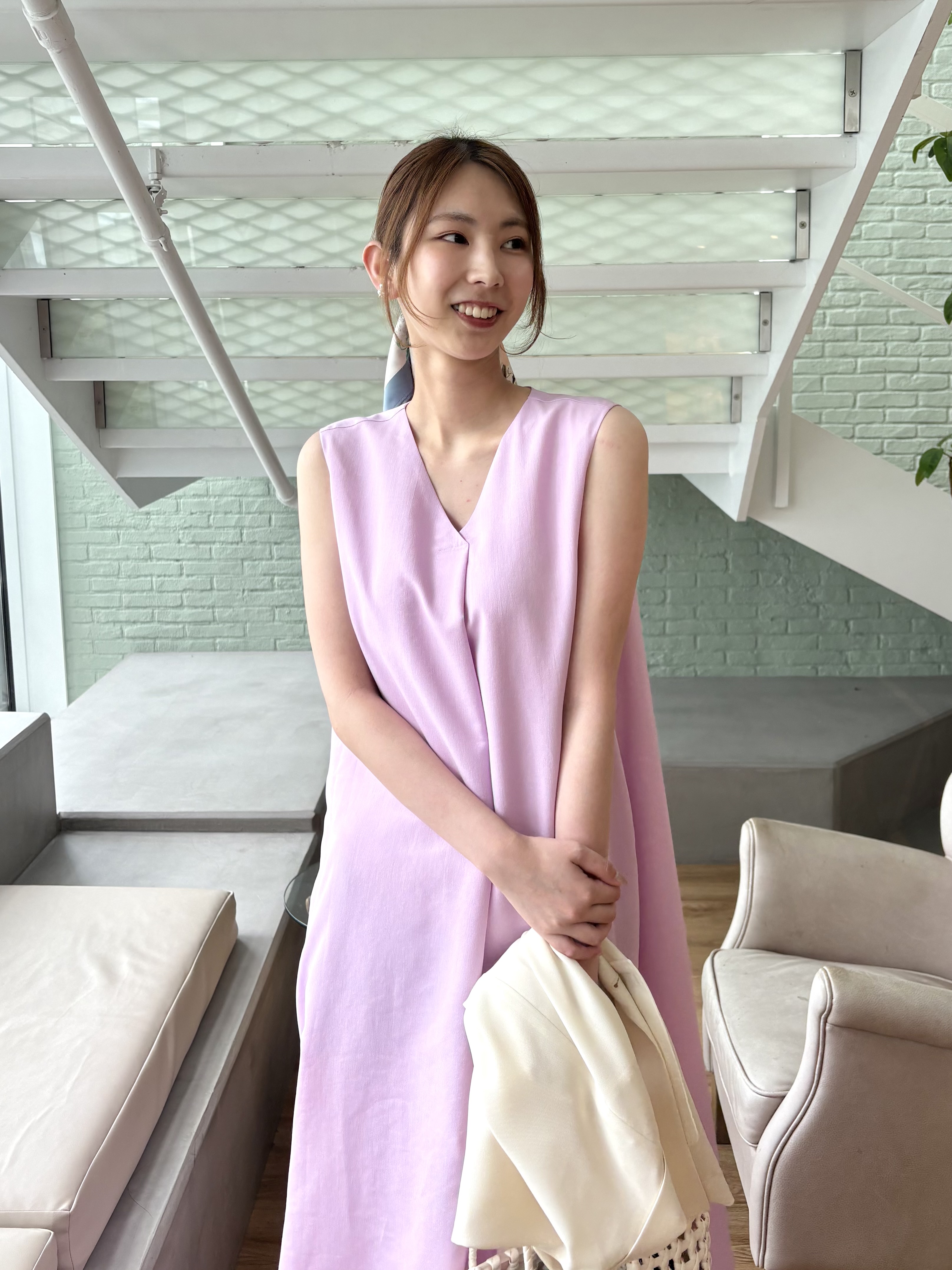 めぐさんの「OPAQUE.CLIP｜【接触冷感】麻混シアーVネックフレアワンピース《洗濯機OK》」を使ったコーディネート