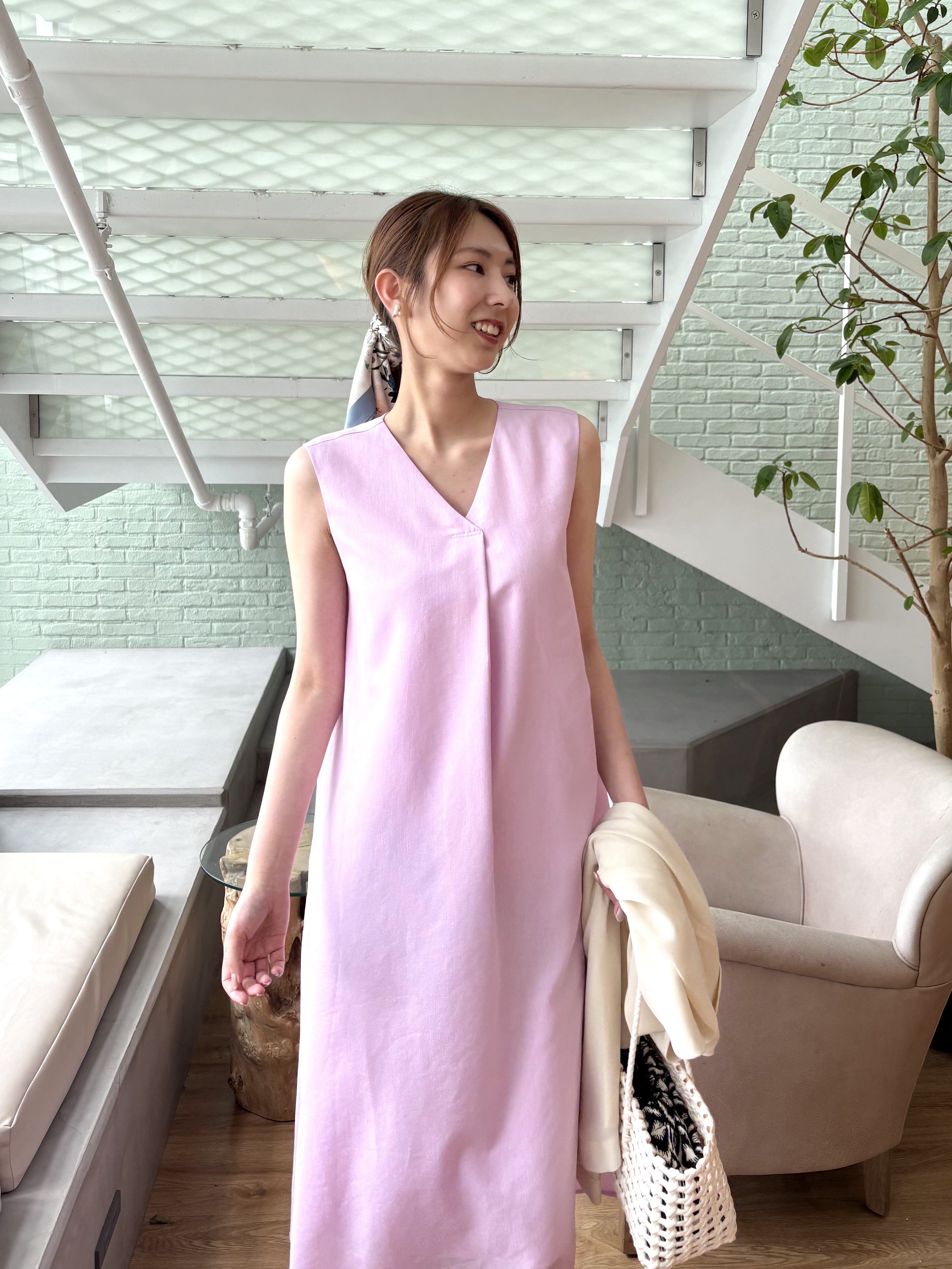 めぐさんの「OPAQUE.CLIP｜【接触冷感】麻混シアーVネックフレアワンピース《洗濯機OK》」を使ったコーディネート