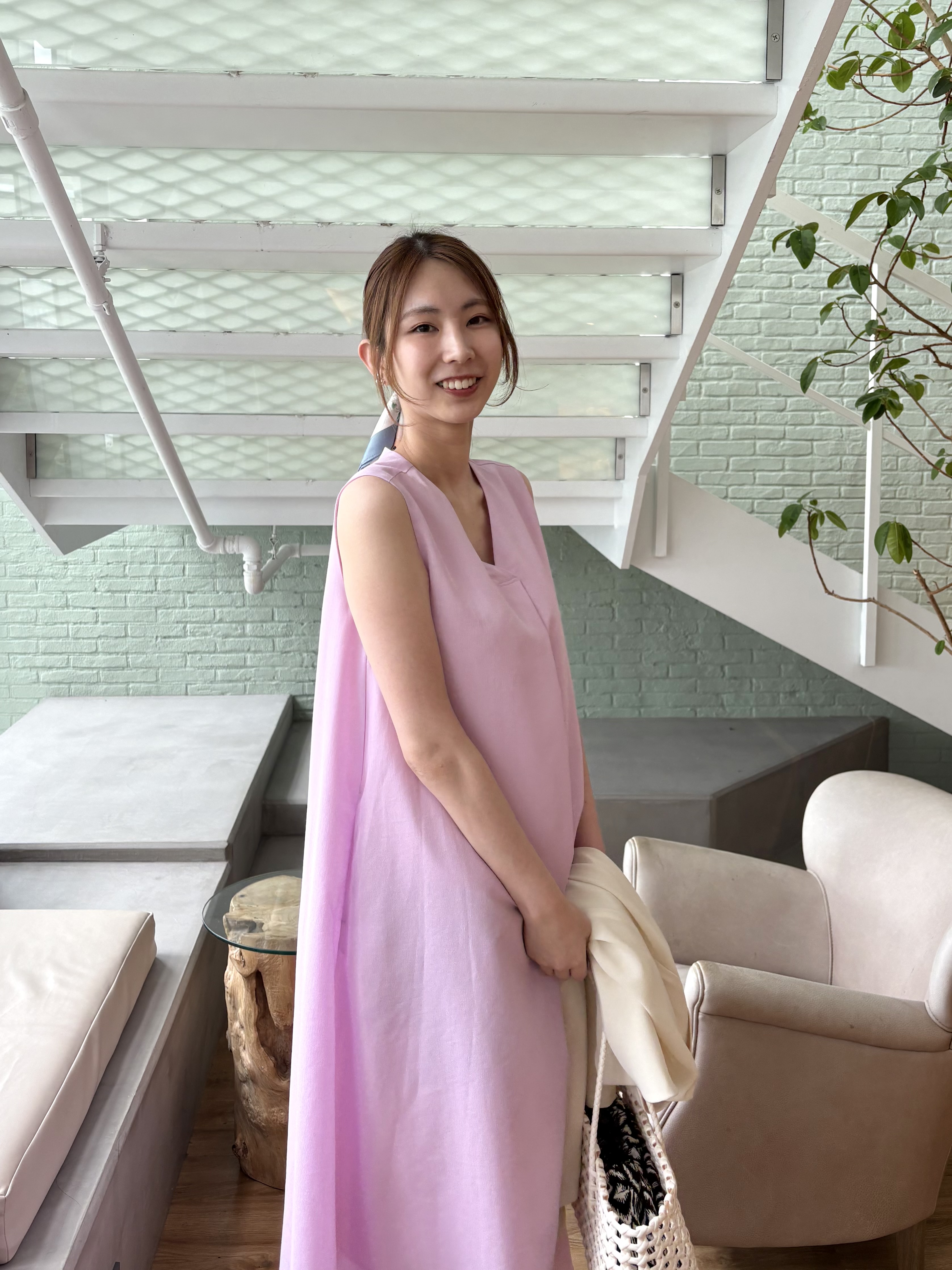 めぐさんの「OPAQUE.CLIP｜【接触冷感】麻混シアーVネックフレアワンピース《洗濯機OK》」を使ったコーディネート