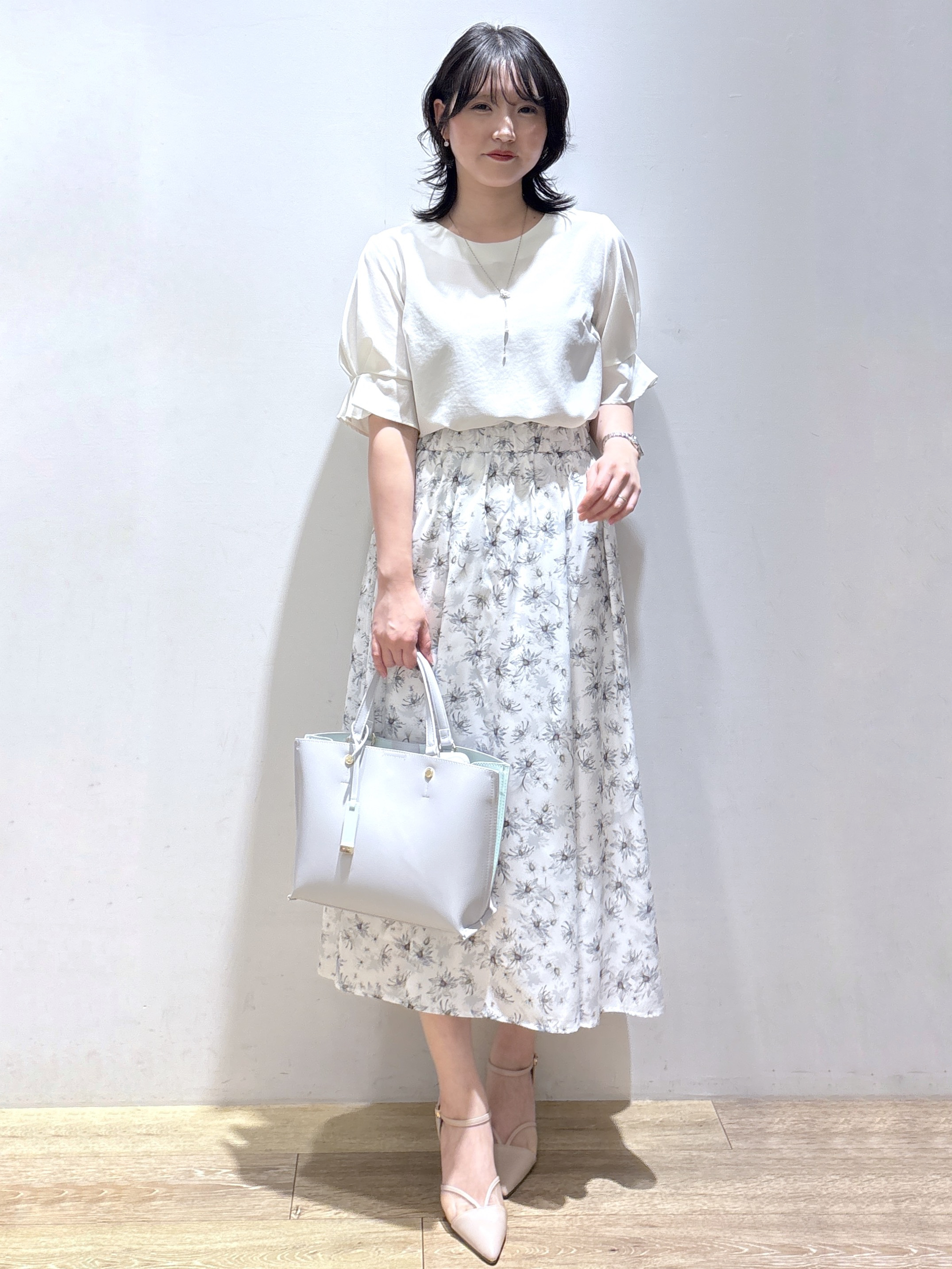 mizukiさんの「index｜【接触冷感】ビジューボタンカーディガン《抗ピリング／洗濯機OK》」を使ったコーディネート