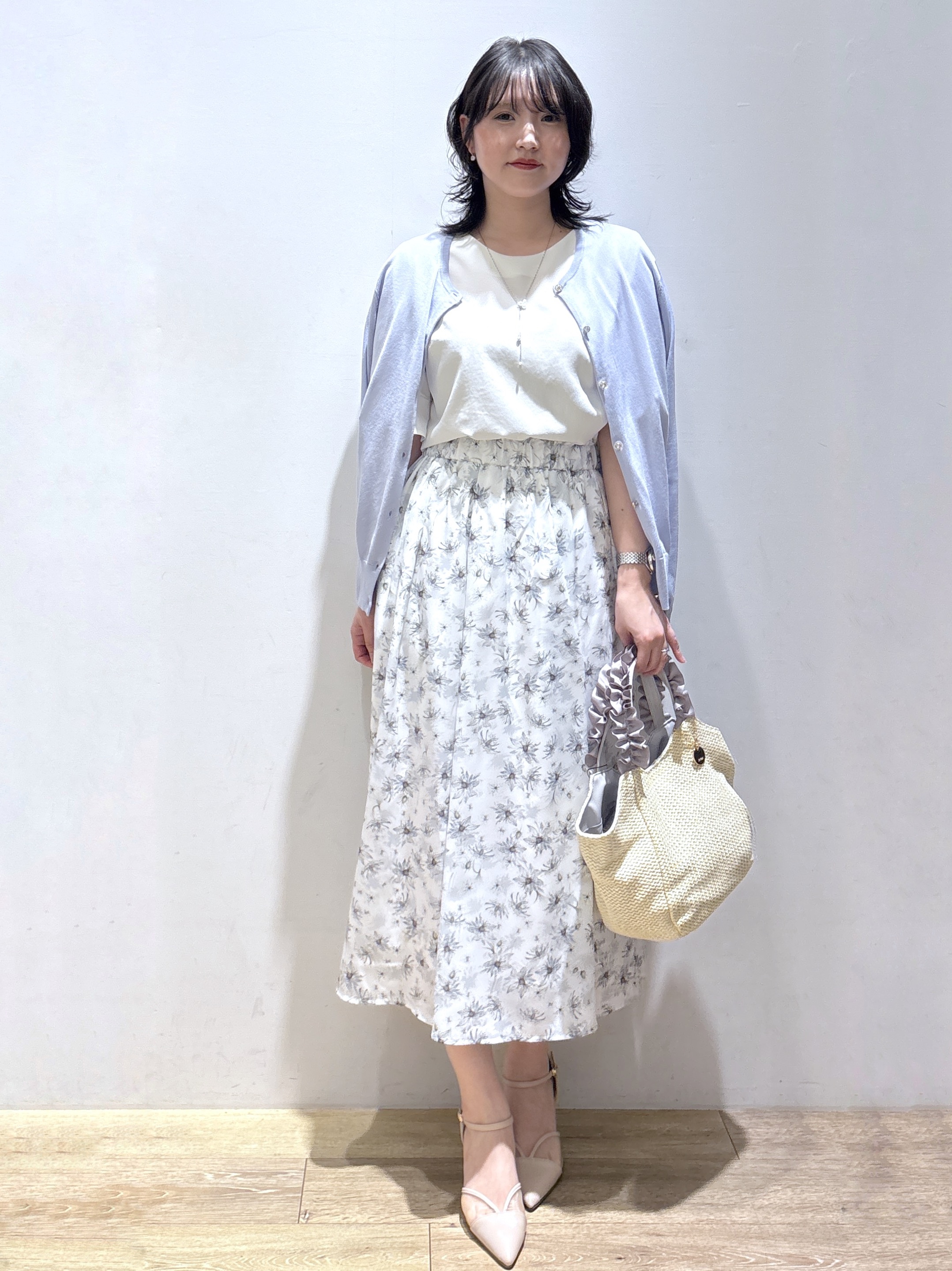 mizukiさんの「index｜【接触冷感】ビジューボタンカーディガン《抗ピリング／洗濯機OK》」を使ったコーディネート