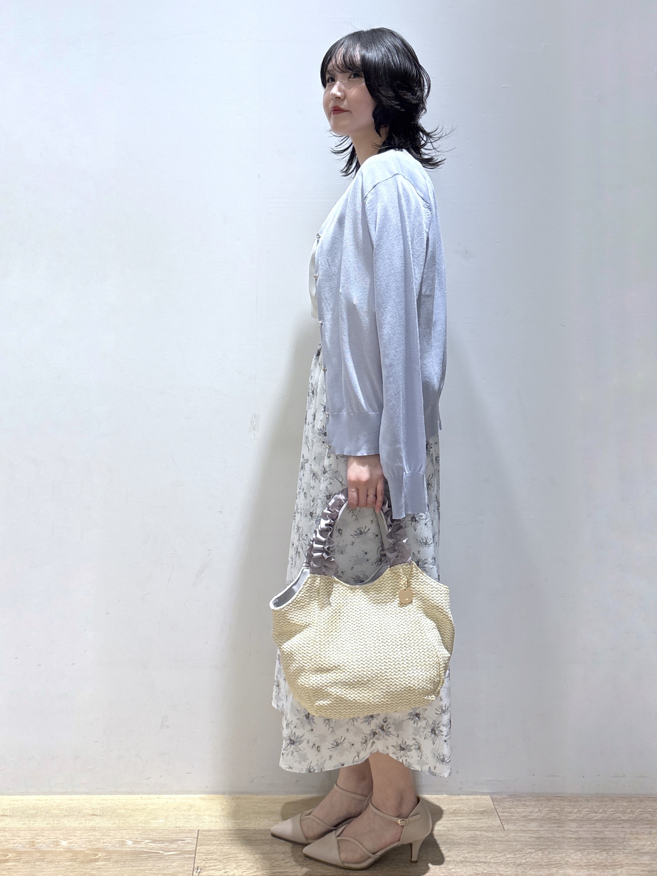 mizukiさんの「index｜【接触冷感】ビジューボタンカーディガン《抗ピリング／洗濯機OK》」を使ったコーディネート