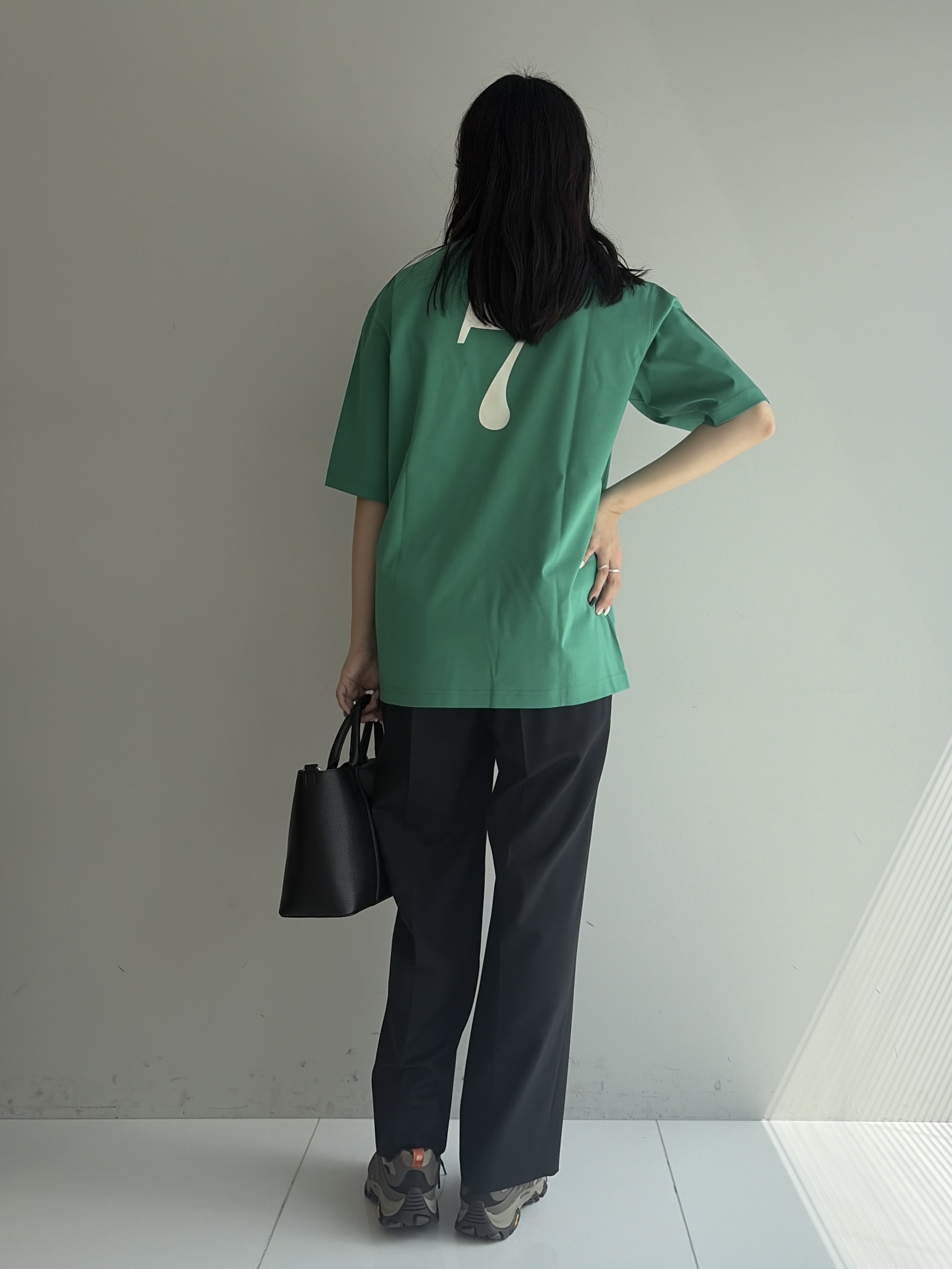 Akutagawaさんの「TAKEO KIKUCHI｜【BOWLER HAT LABEL】アイスクリアコットン ラッキーセブン 半袖Tシャツ」を使ったコーディネート