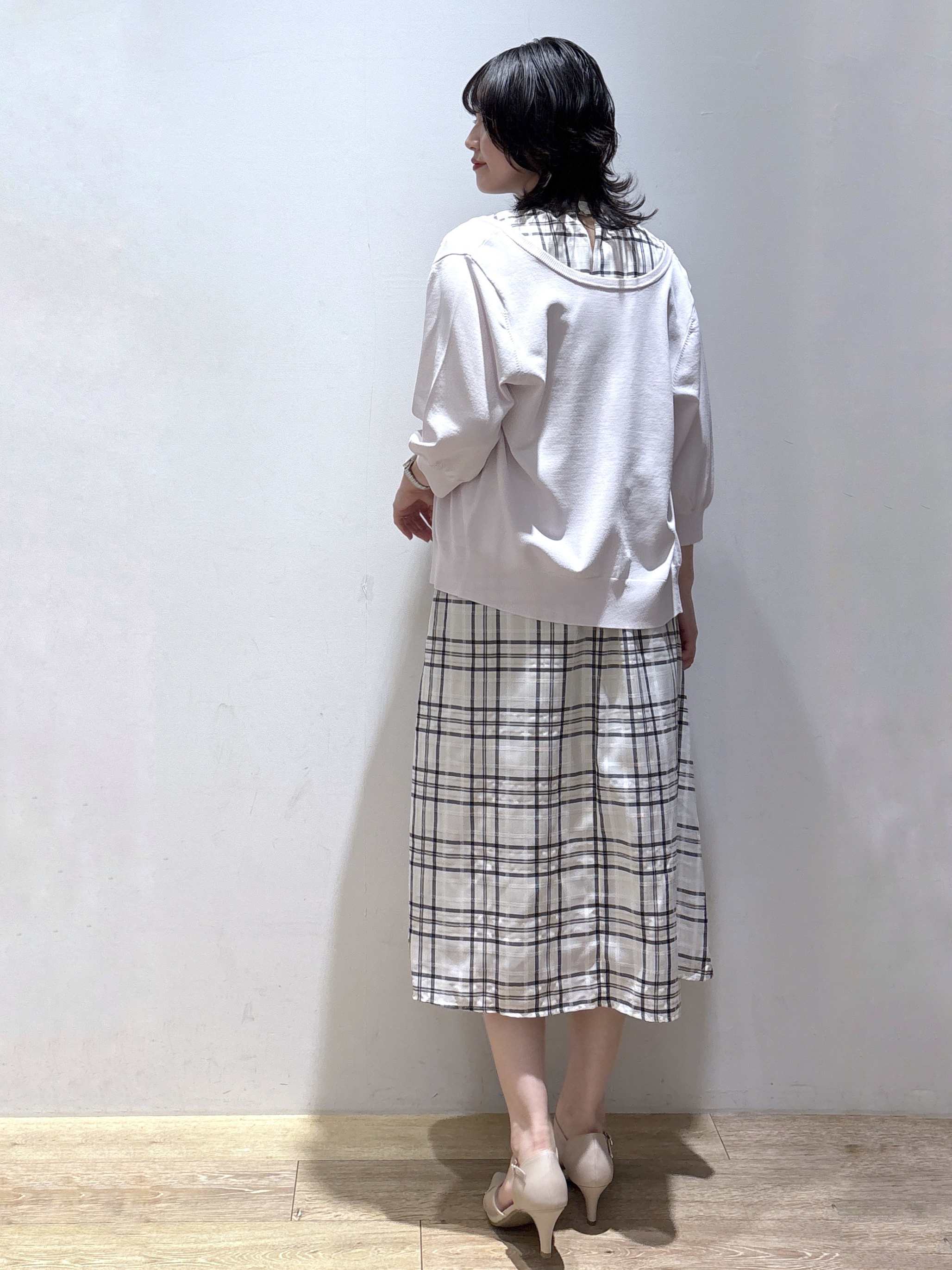 mizukiさんの「index｜【UVケア】前後2wayクリスタルボタン6分袖カーディガン《洗濯機OK／抗ピリング》」を使ったコーディネート