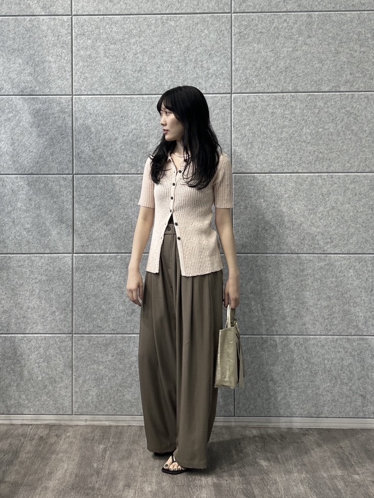 rinaさんの「INDIVI｜ハーフスリーブポロニットカーデ」を使ったコーディネート
