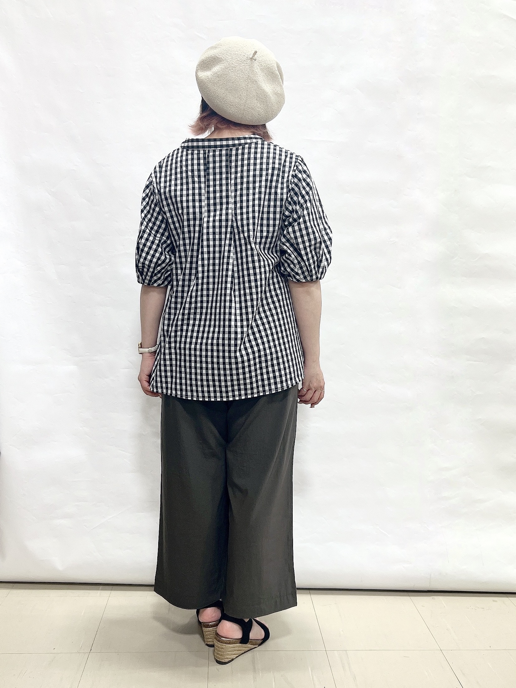 YUIさんの「SHOO･LA･RUE｜【前後2WAY/洗濯機可/S-LL】レースデザインタンクトップ」を使ったコーディネート