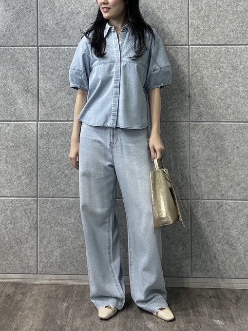 rinaさんの「INDIVI｜フォルムスリーブデニムシャツ」を使ったコーディネート