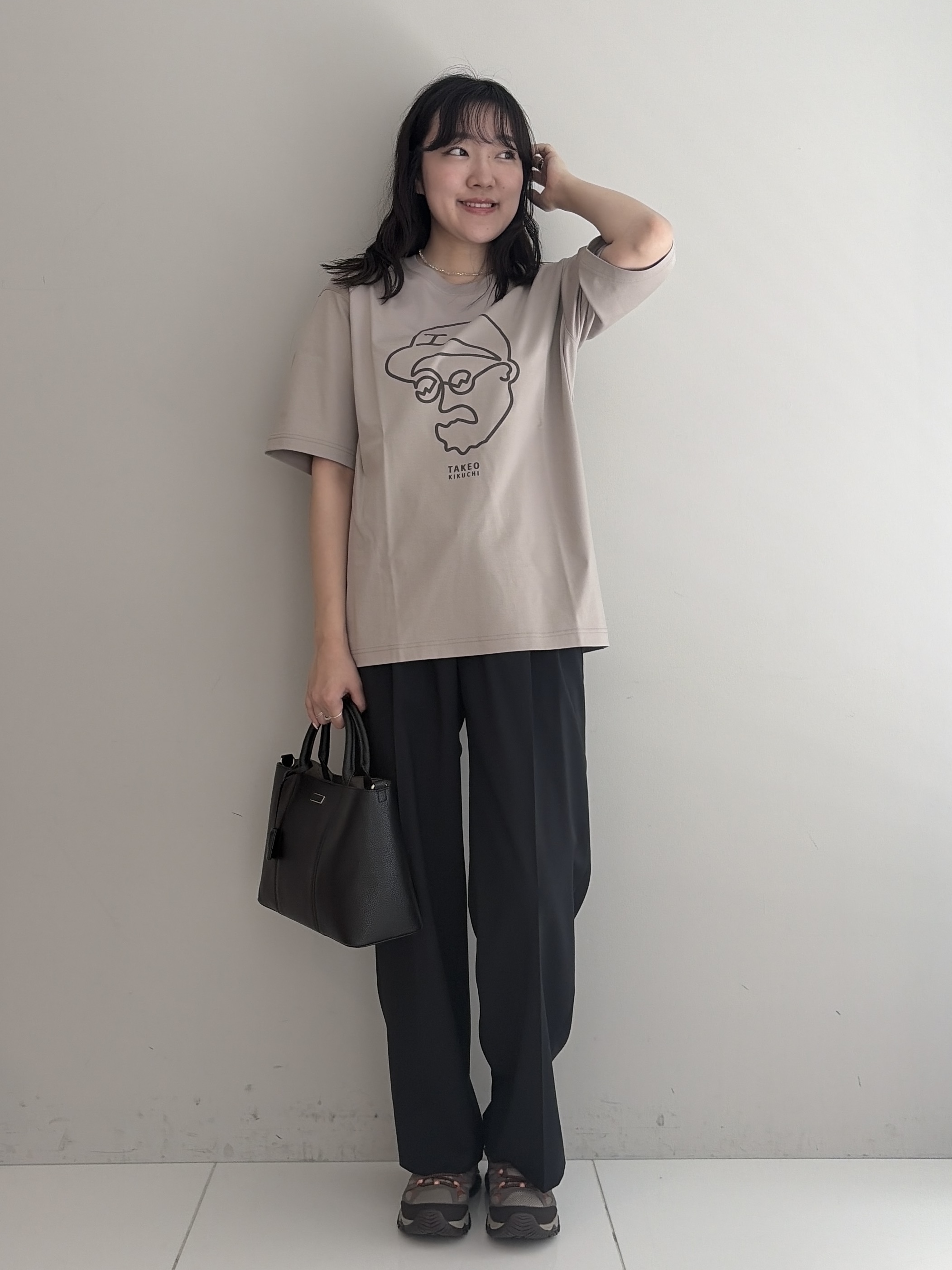 Akutagawaさんの「TAKEO KIKUCHI｜【BOWLER HAT LABEL】TWギャバジン ワイドイージースラックス」を使ったコーディネート