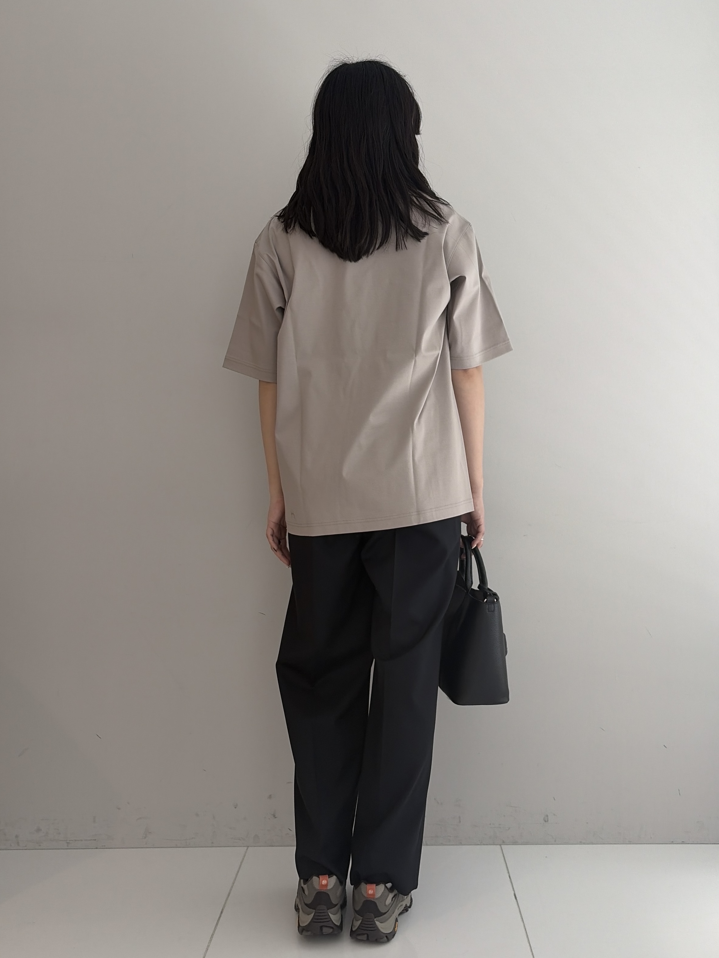 Akutagawaさんの「TAKEO KIKUCHI｜【BOWLER HAT LABEL】TWギャバジン ワイドイージースラックス」を使ったコーディネート