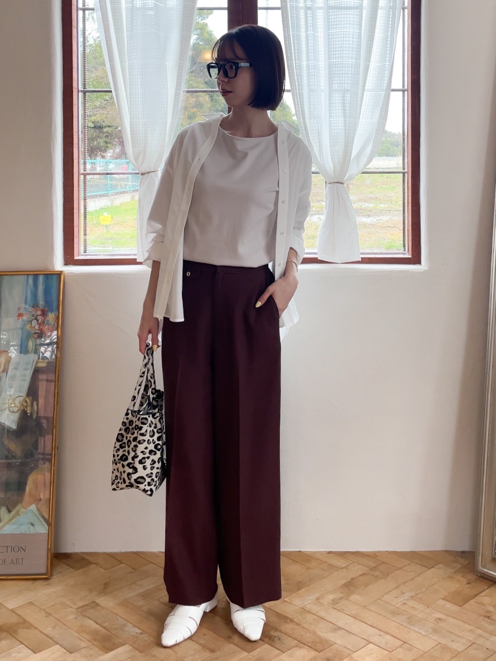 NATSUMIさんの「grove｜【洗濯機OK】朝晩の気温差に◎軽やかシアーシャツ」を使ったコーディネート