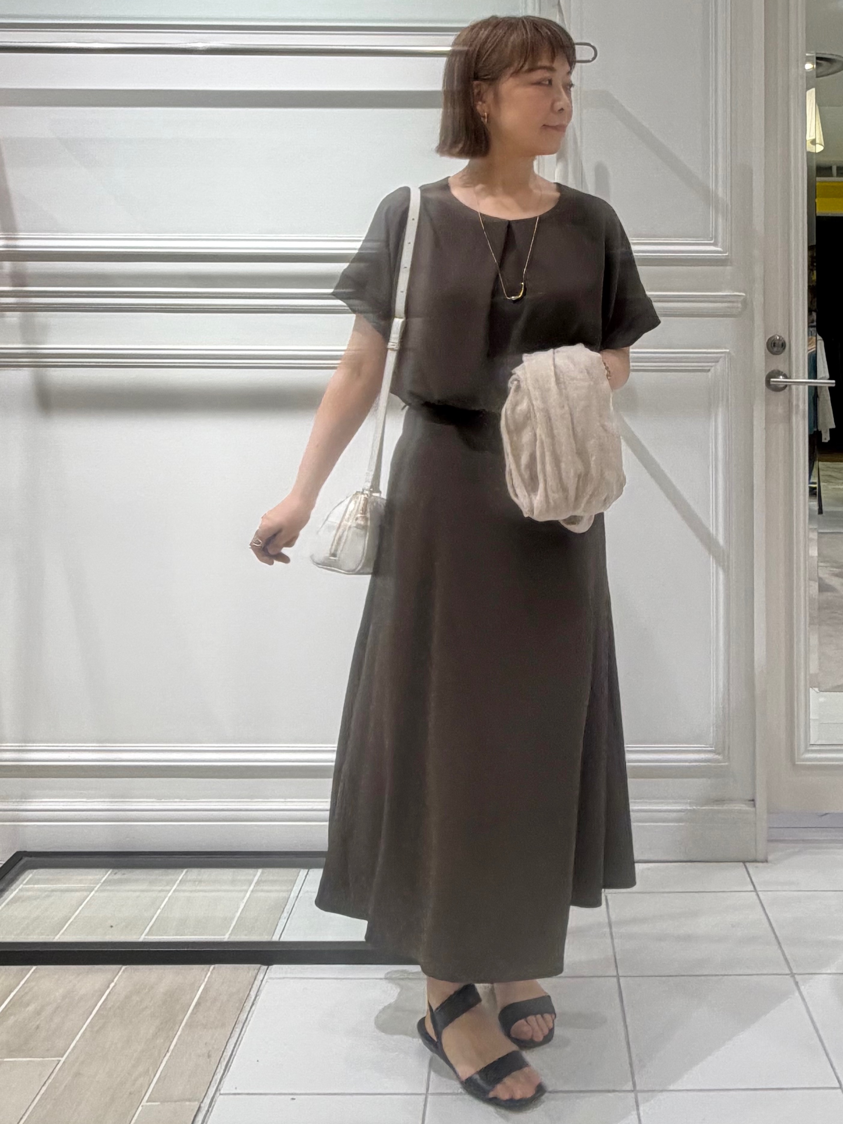 AKKOさんの「UNTITLED｜【セットアップ可/UVカット/前後2WAY】リラクシーフレンチスリーブブラウス」を使ったコーディネート