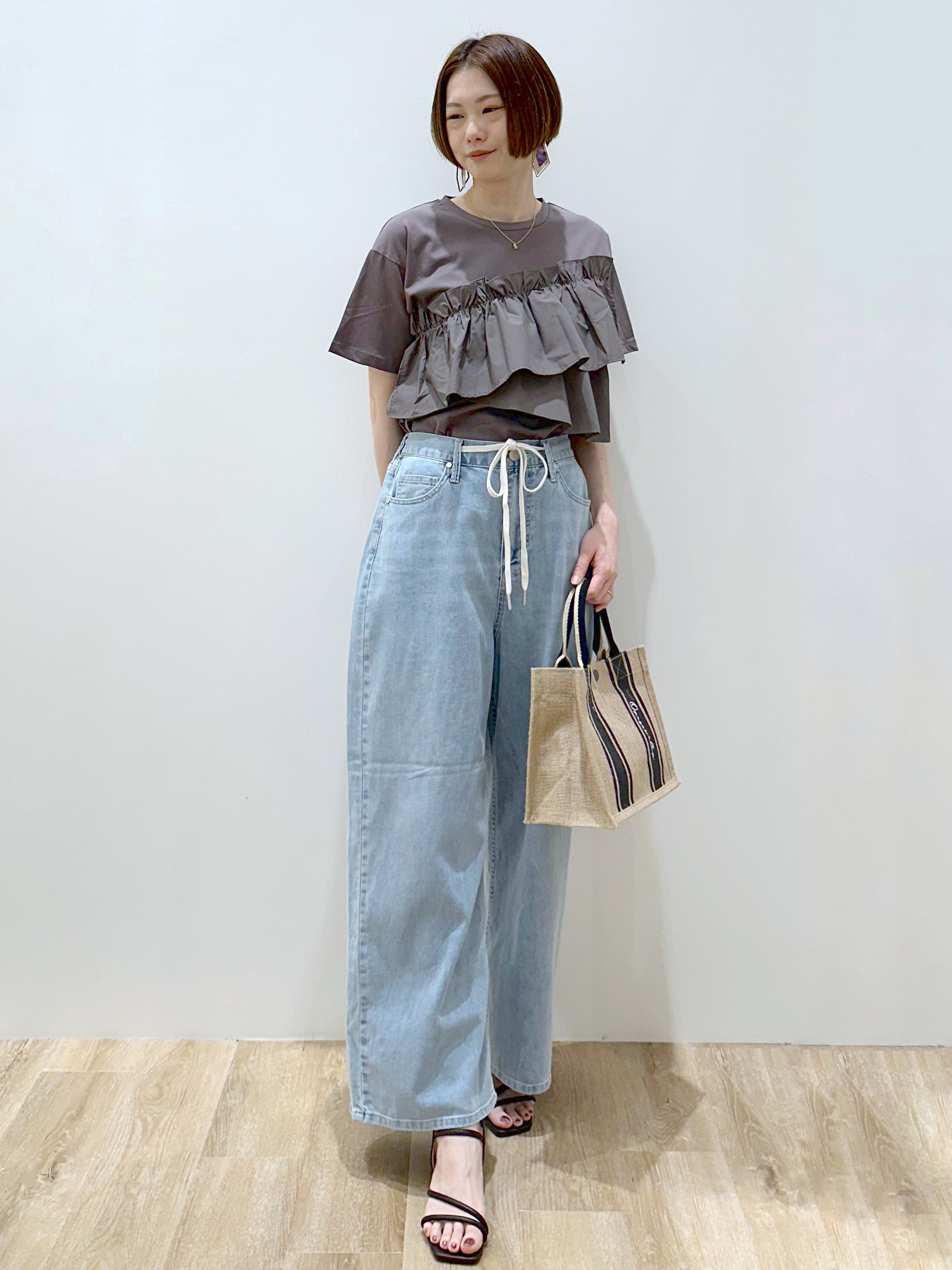 yurieさんの「OPAQUE.CLIP｜【接触冷感】アシメフリルドッキングカットソー《洗濯機OK》」を使ったコーディネート