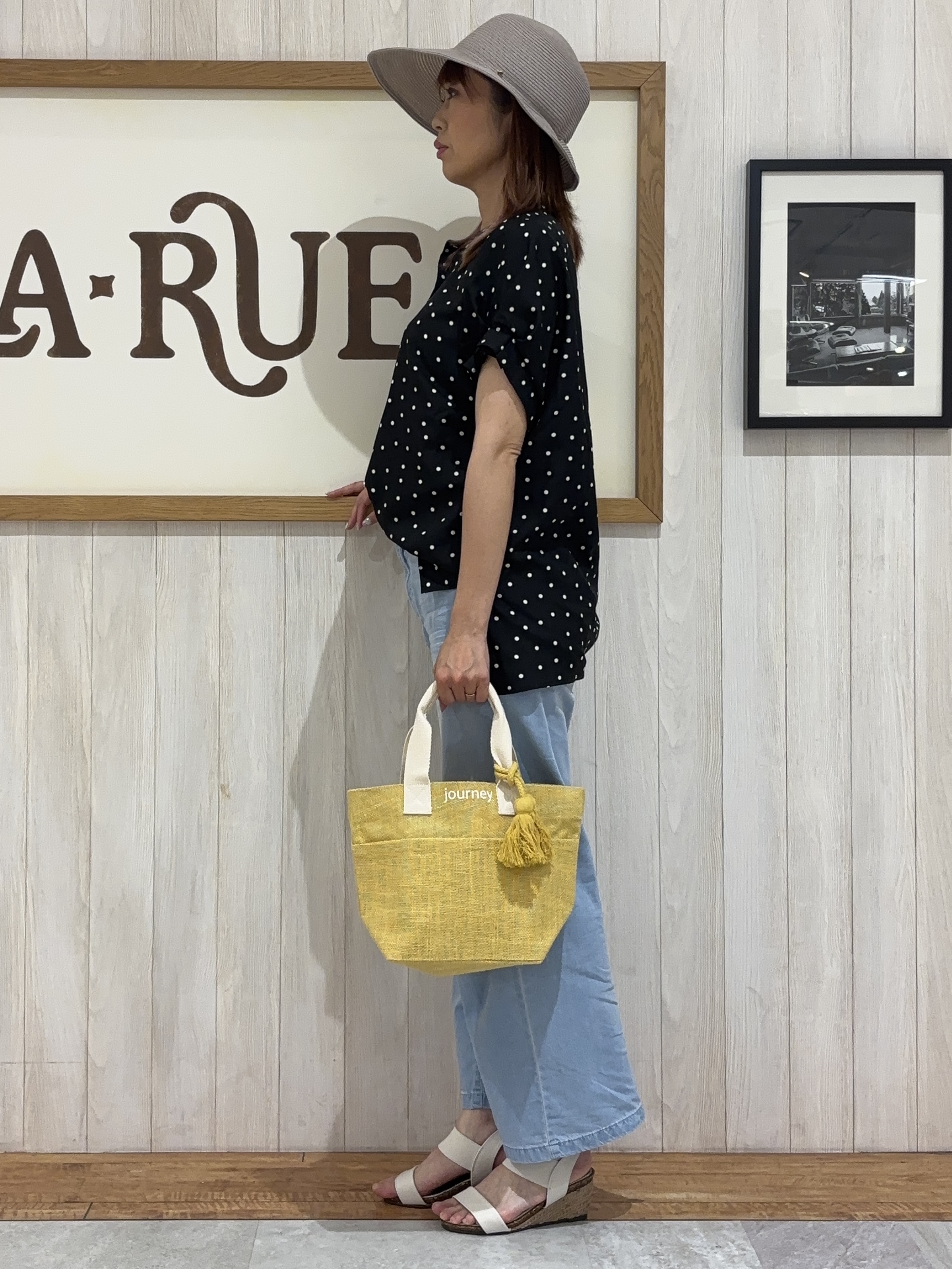 みきぽんさんの「SHOO･LA･RUE｜【洗濯機可／洗濯後しわになりにくい】大人の甘さをプラスする ドット柄袖タックブラウス」を使ったコーディネート