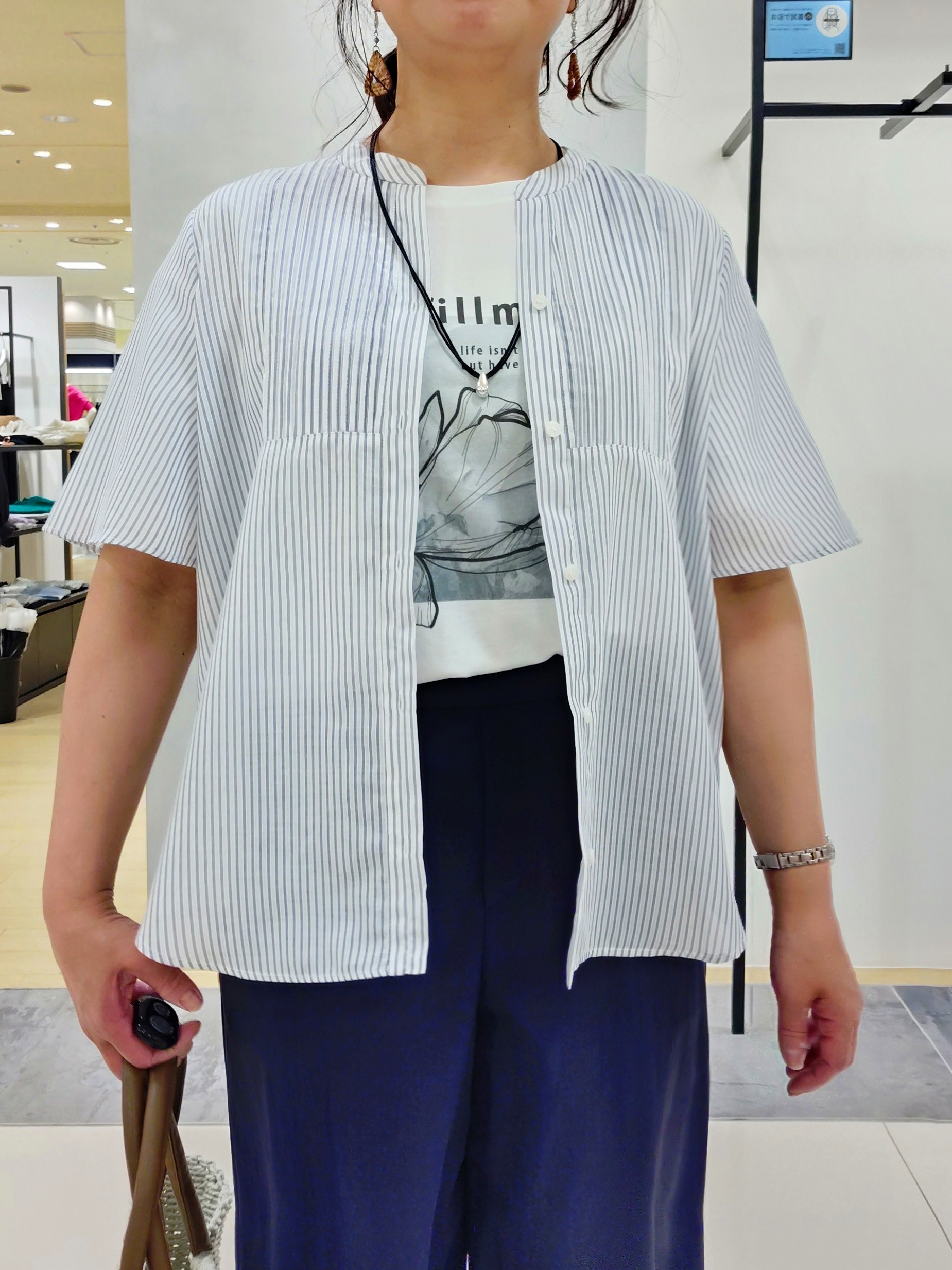 TOMOMIさんの「INDIVI｜【褒められパンツ／洗える／ウエストゴム】ワイドタックパンツ」を使ったコーディネート