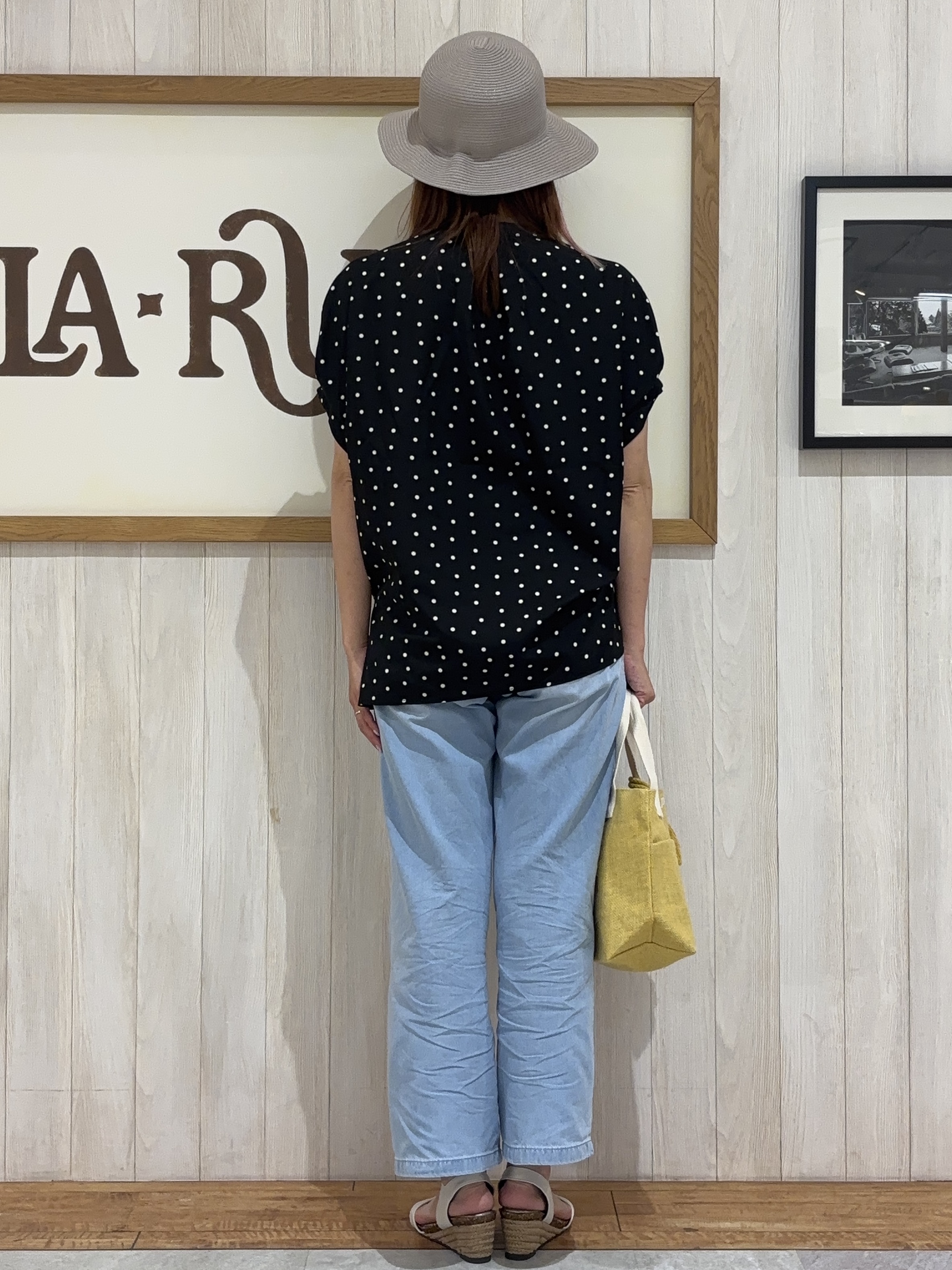 みきぽんさんの「SHOO･LA･RUE｜【洗濯機可／洗濯後しわになりにくい】大人の甘さをプラスする ドット柄袖タックブラウス」を使ったコーディネート