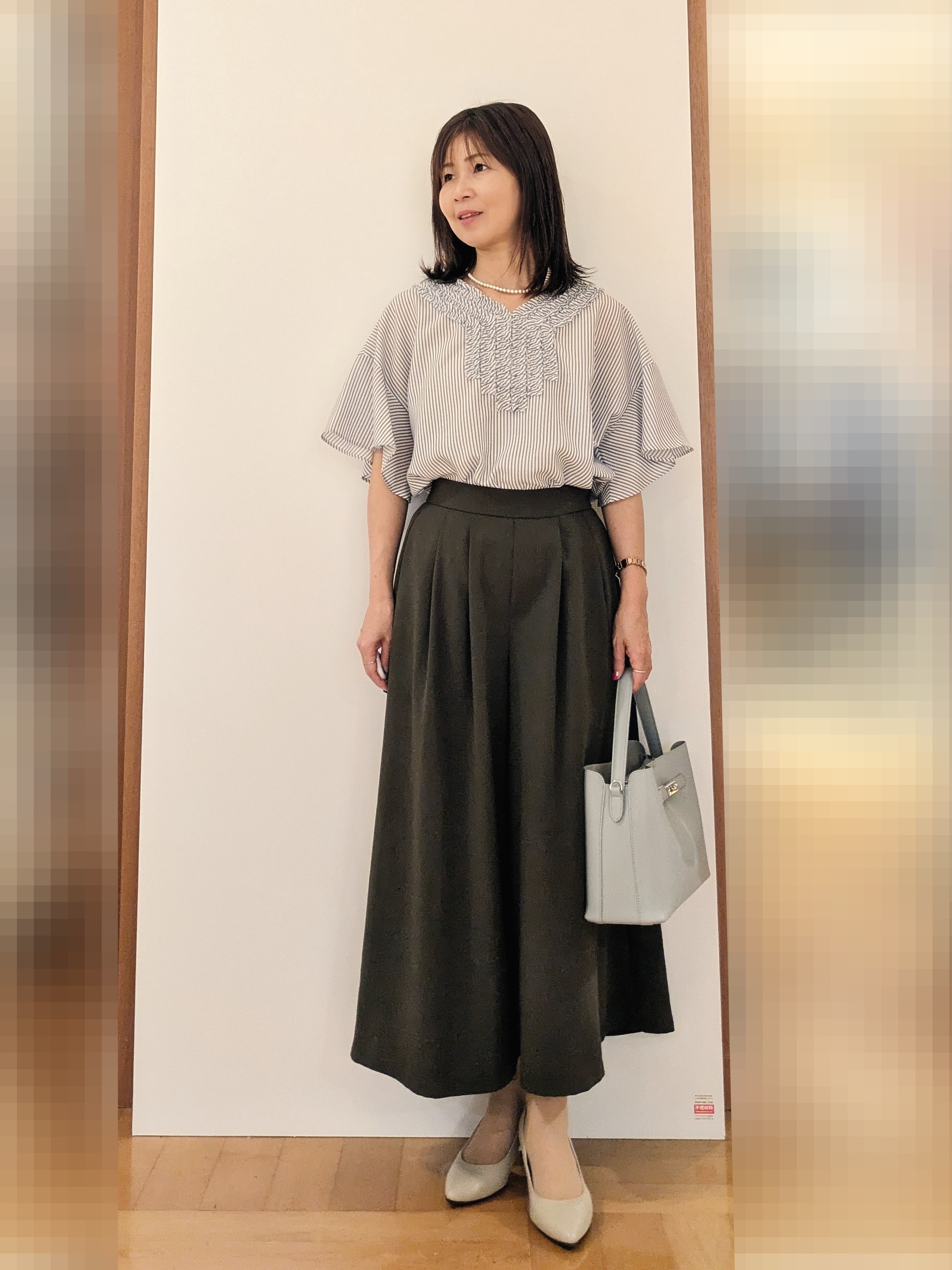 laverさんの「UNTITLED｜【接触冷感/通気性/洗える】Vネックフリルブラウス」を使ったコーディネート