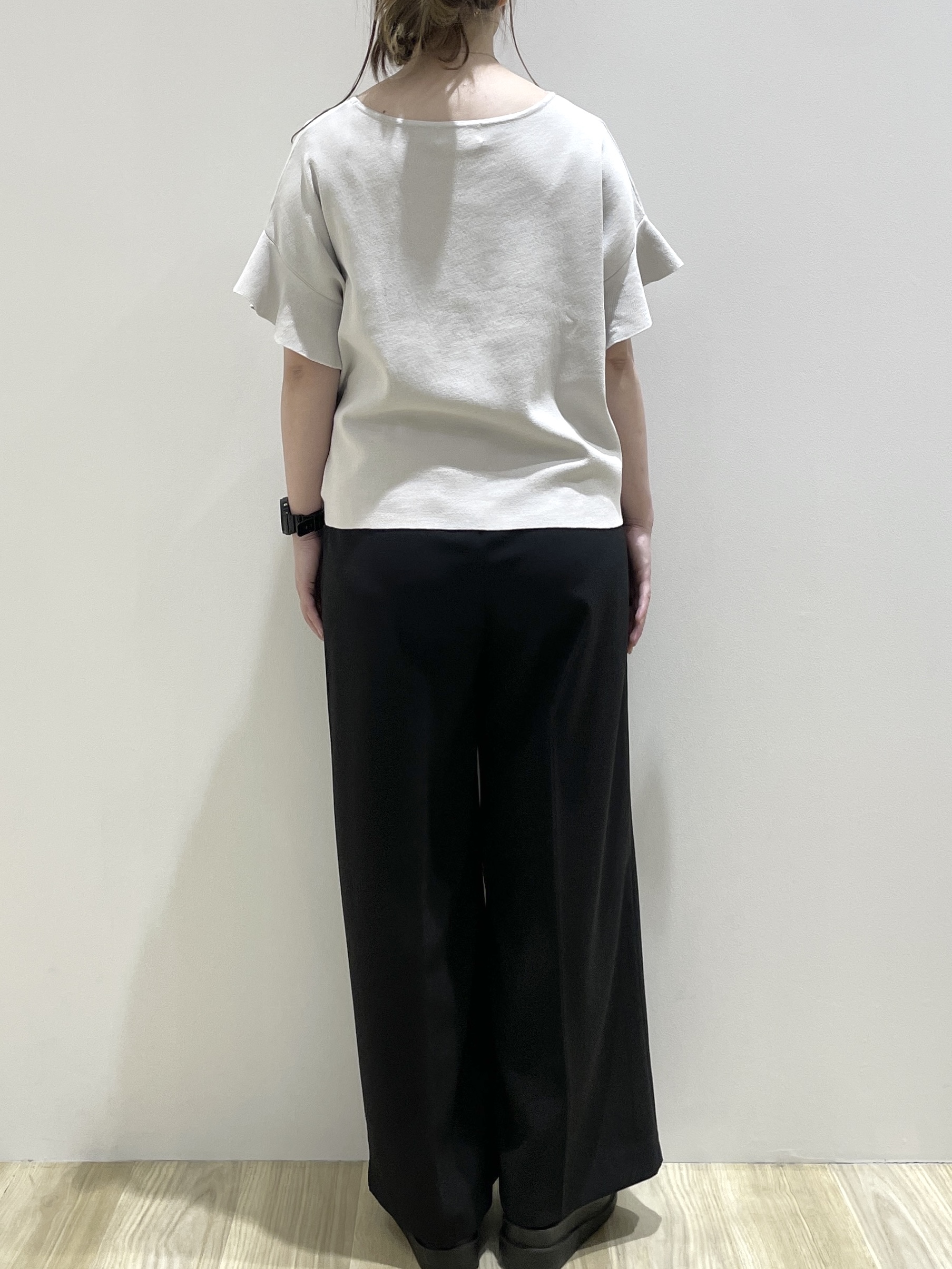 いなさんの「OPAQUE.CLIP｜【UV／遮熱性】フリルスリーブニット《7col／洗濯機OK》」を使ったコーディネート